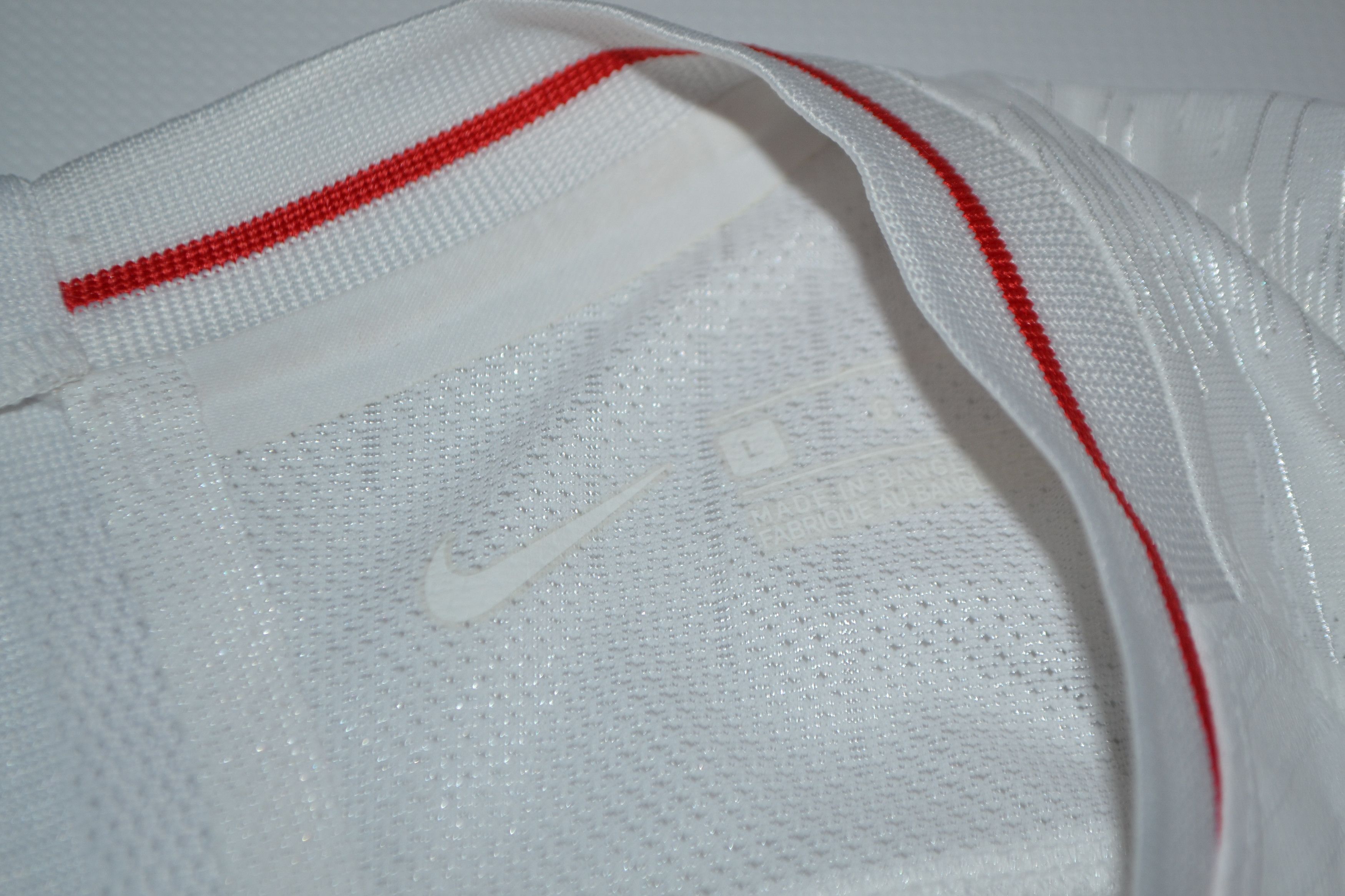 Nike AUTHENTIC England Home Shirt 2018 Kit Soccer Jersey Size L / US 10 / IT 46 - 3 Thumbnail