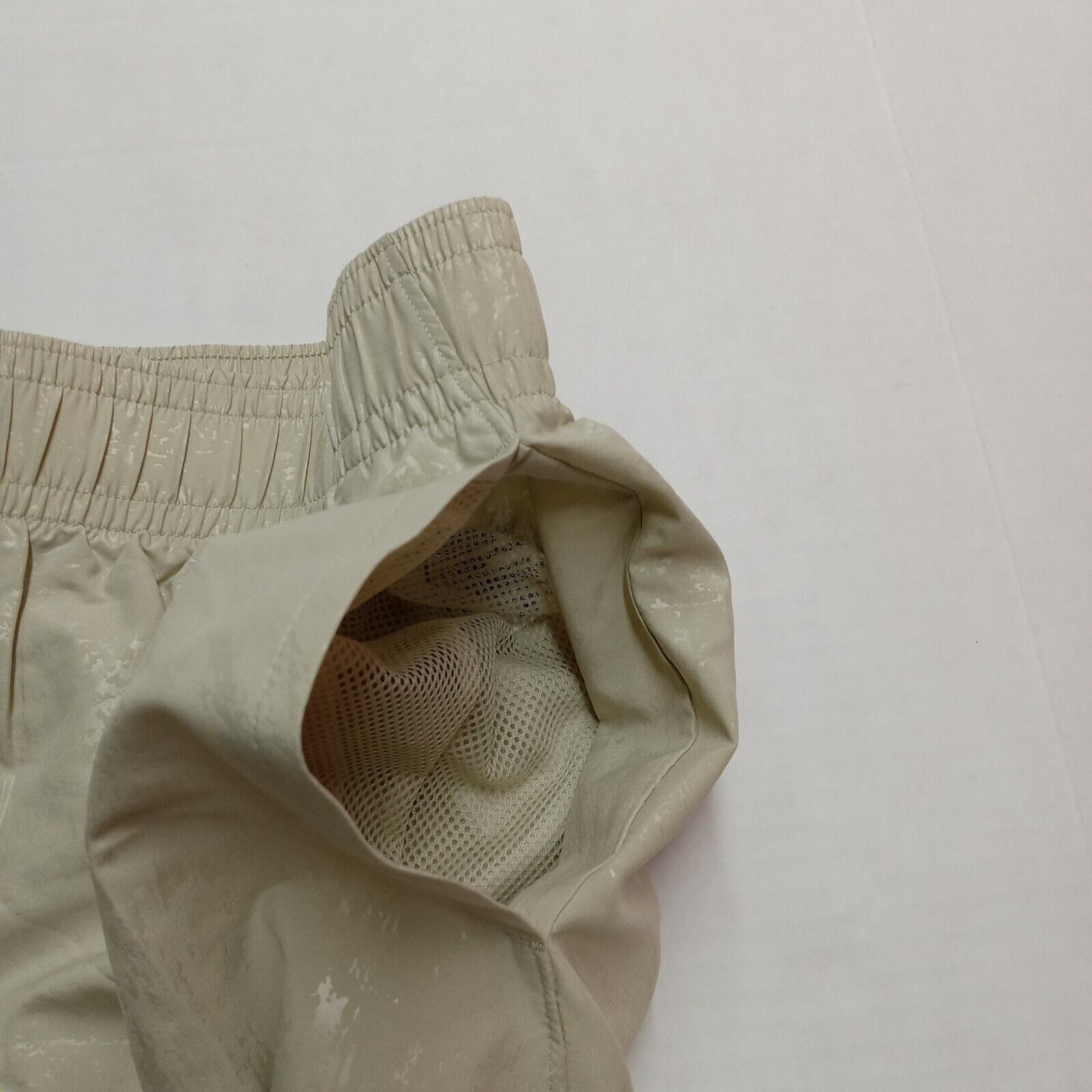Under Armour Under Armour UA Woven Emboss Shorts Gym Men's XL Beige Size US 36 / EU 52 - 3 Thumbnail
