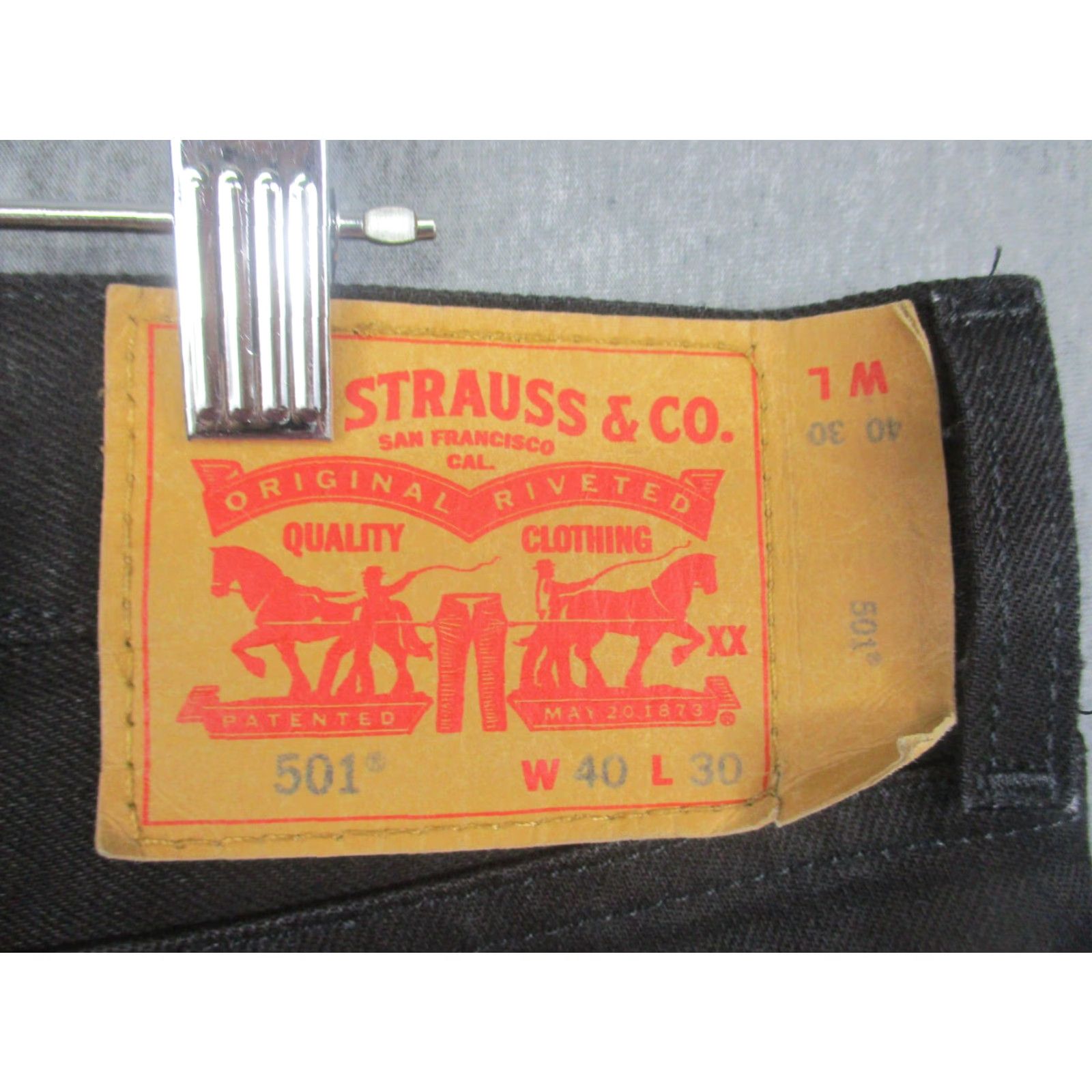 Levi's VINTAGE Levi's 501 Jeans Mens 41x32 Black Button Fly Denim 100% Cotton Straight Leg Leather Back Patch Red Tab Pockets Mens Size US 40 / EU 56 - 7 Thumbnail