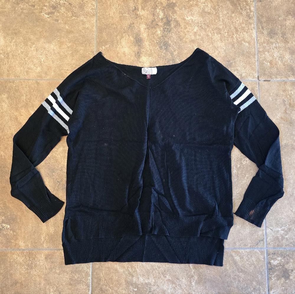 Other Black White Stripe Detailed SO Vneck Size M / US 6-8 / IT 42-44 - 1 Thumbnail