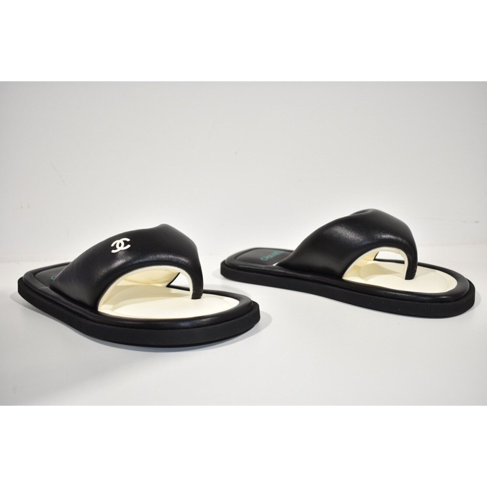 Chanel Chanel 22P Black White Lambskin Padded Pool Thong Logo Size US 12 / IT 42 - 3 Thumbnail