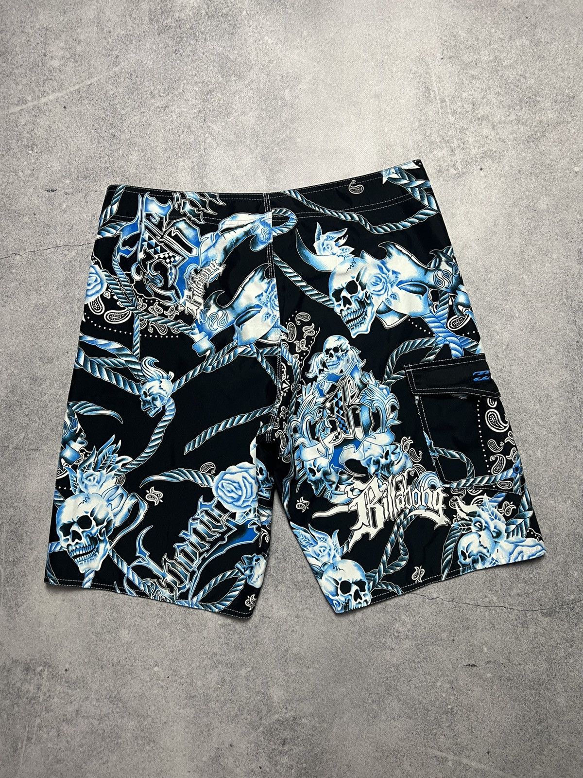 Billabong Vintage Billabong Skulls Rhinestones Graffiti Nylon Shorts Size US 36 / EU 52 - 6 Thumbnail
