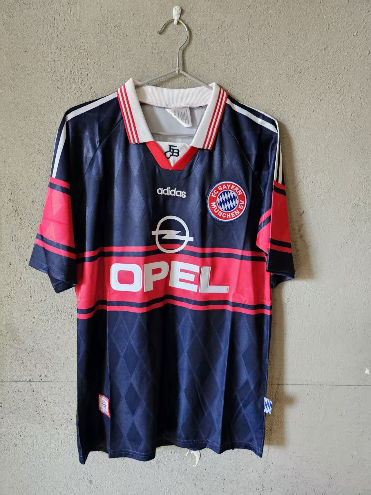 Other 1997 1998 Bayern Munich Jersey Size US L / EU 52-54 / 3 - 1 Thumbnail