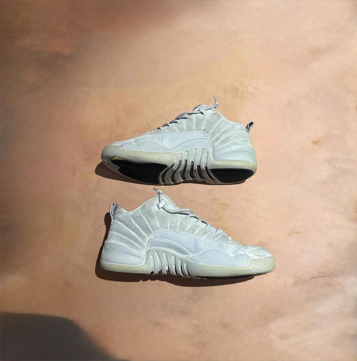 Jordan Brand Air Jordan 12 Retro Low BG Size US 7 / EU 40 - 2 Thumbnail
