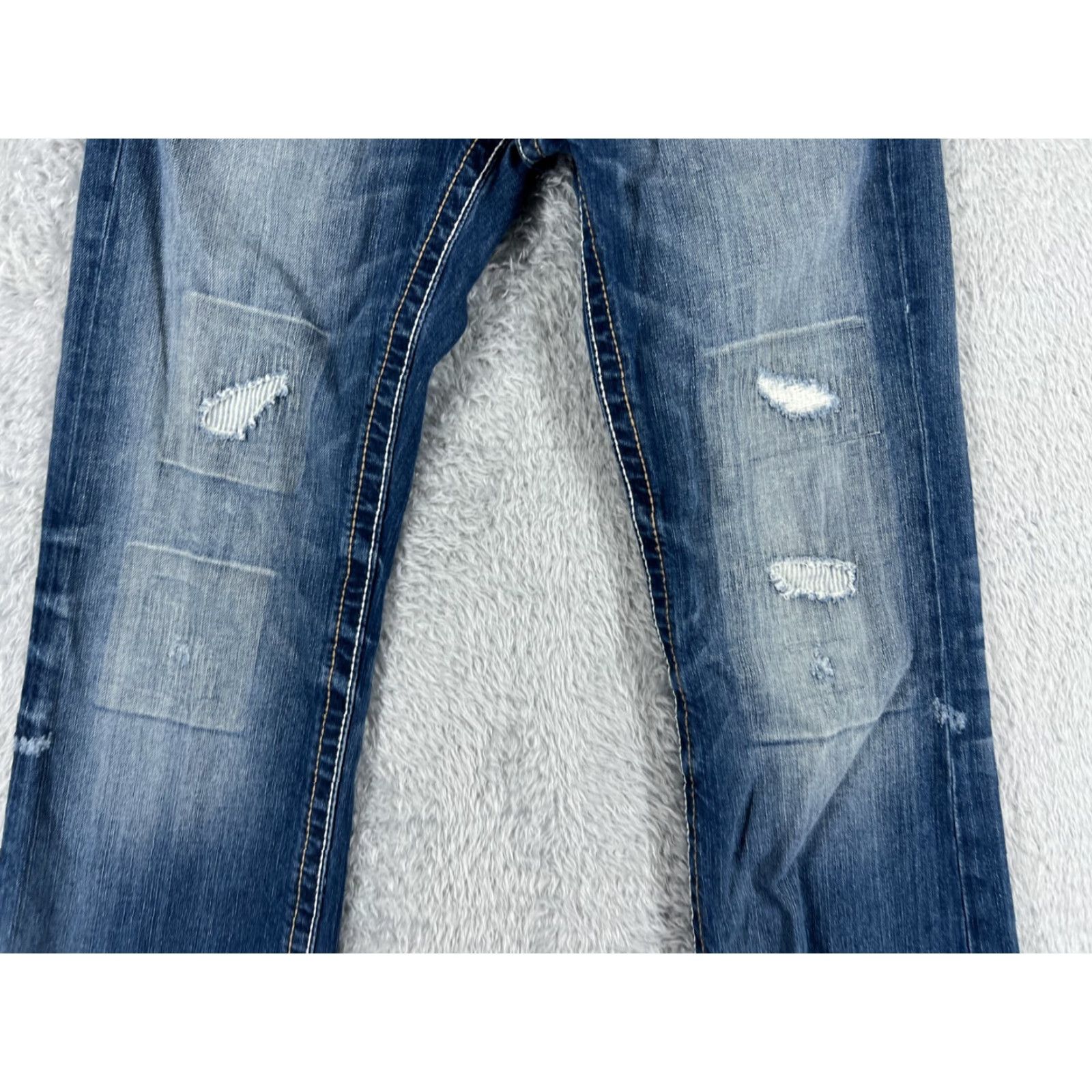 Vintage Buckle Jeans Bootcut Buckle BKE Carter 30 Blue Denim Distressed Low Rise 5-Pocket Regular 28x27 Mens Jeans Size US 30 / EU 46 - 3 Thumbnail