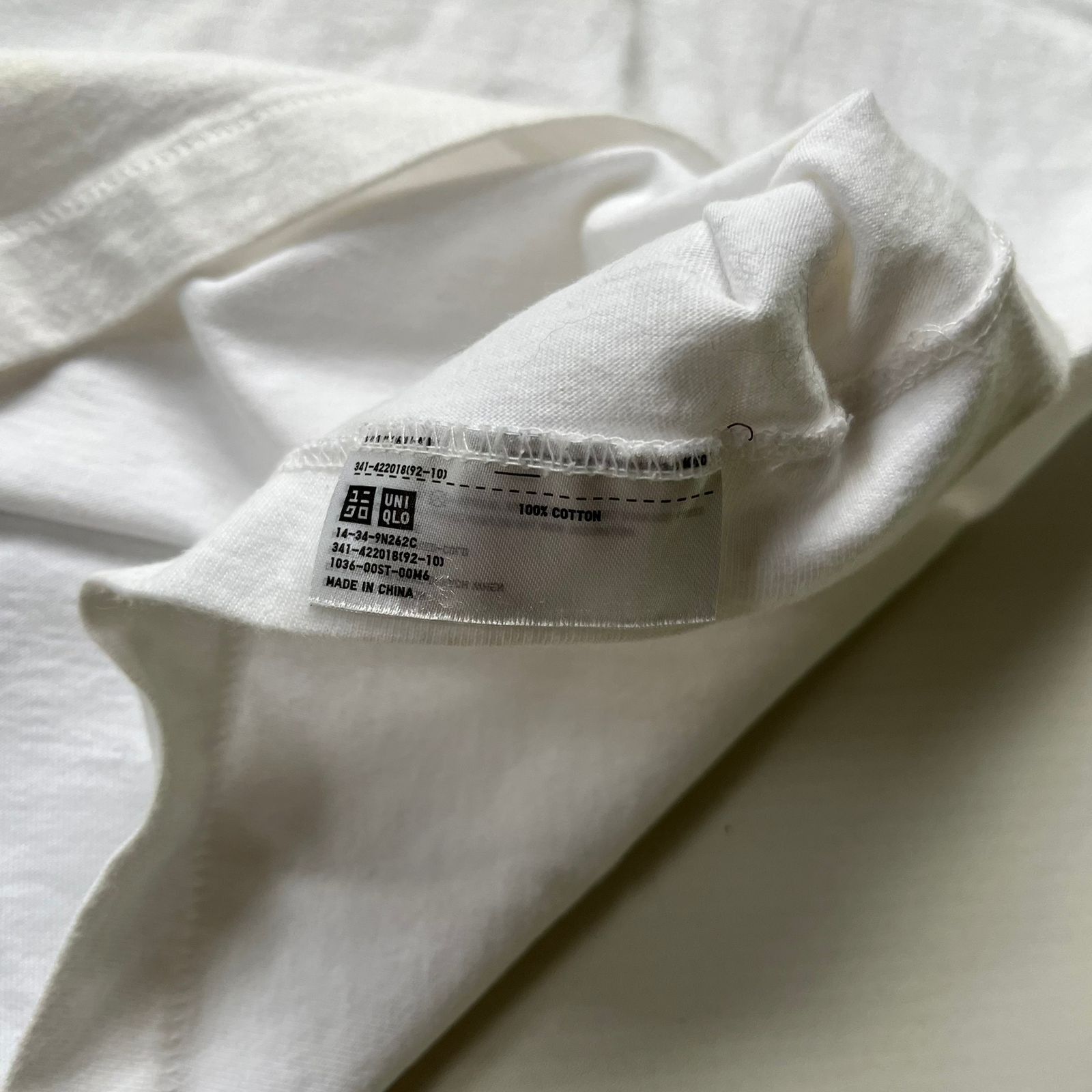 Kaws × Uniqlo Uniqlo x Kaws Size US M / EU 48-50 / 2 - 4 Thumbnail