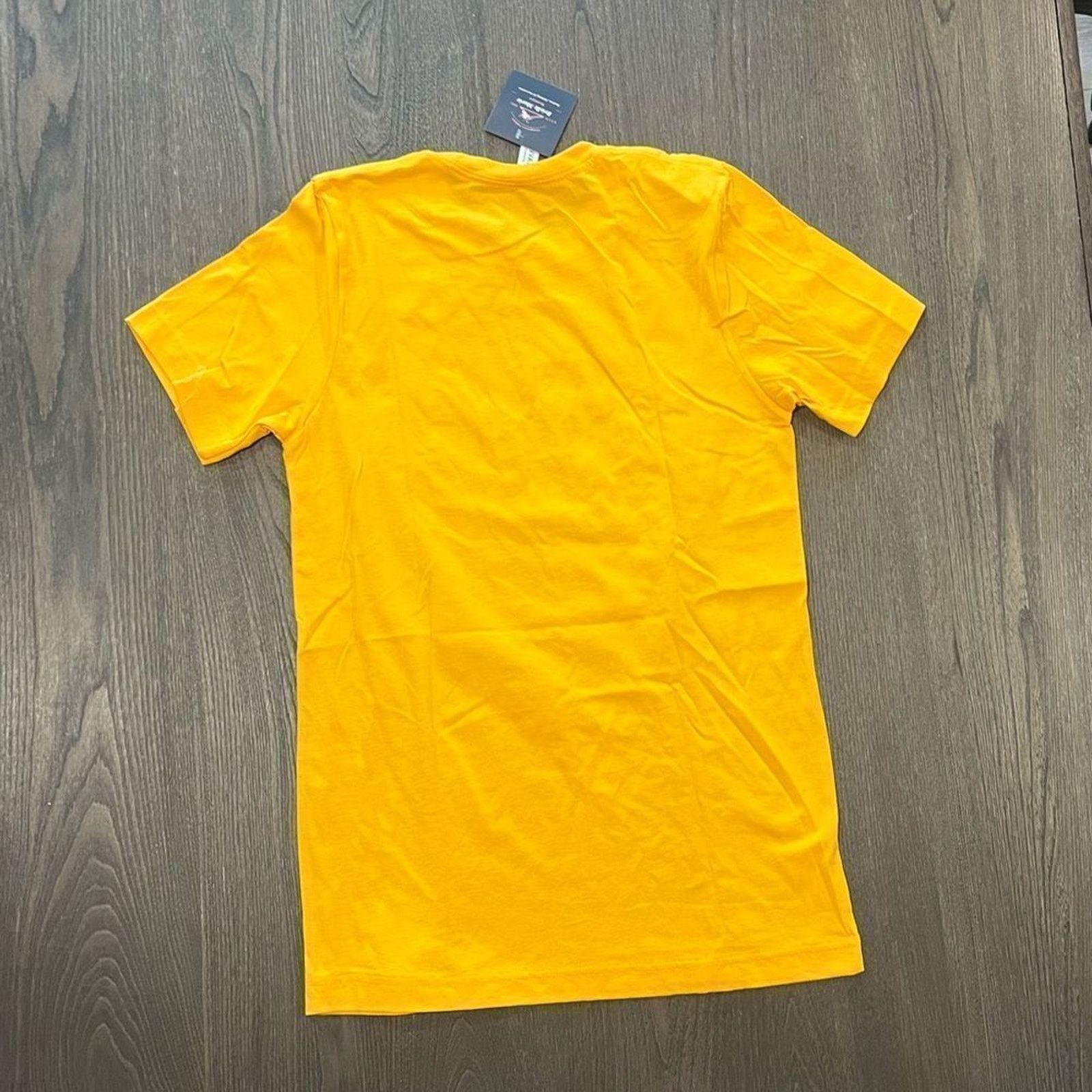 Canvas NWT Yellowstone Dutton Ranch Graphic T-Shirt TV - Size M Size M / US 6-8 / IT 42-44 - 4 Thumbnail
