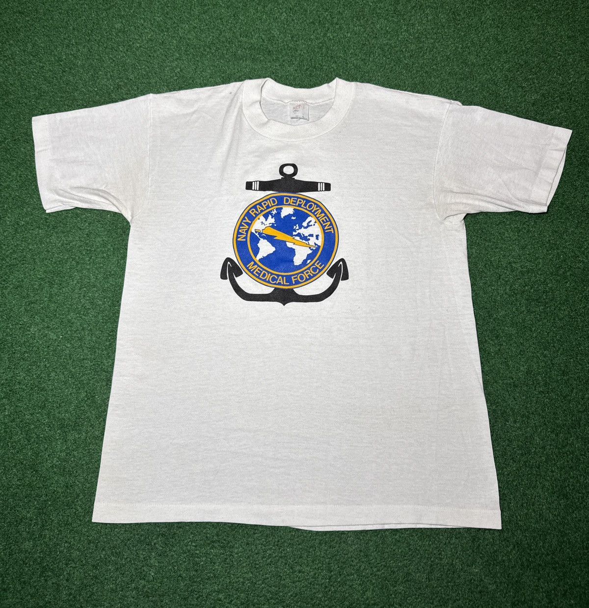 Vintage Vintage 80s Navy Medical Force RARE M/L Military T Shirt Size US M / EU 48-50 / 2 - 1 Thumbnail