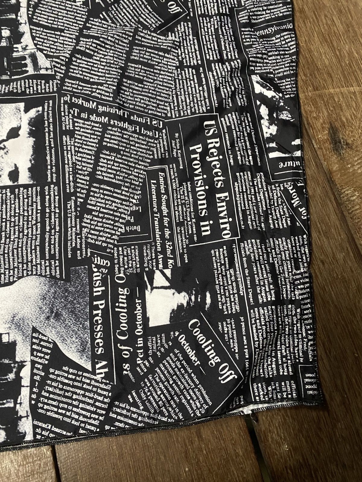 The Unbranded Brand Newspaper design Punk blouse Size M / US 6-8 / IT 42-44 - 4 Thumbnail