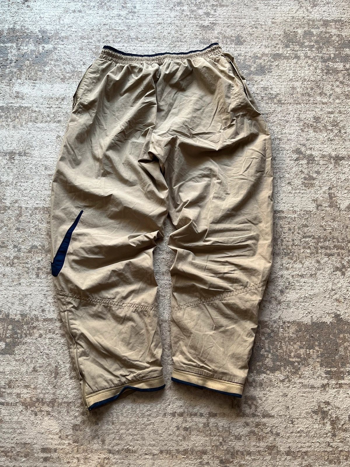 Nike Nike Pants Sz L 1998 Vintage Made in Thailand Track Pants Size US 35 - 11 Thumbnail