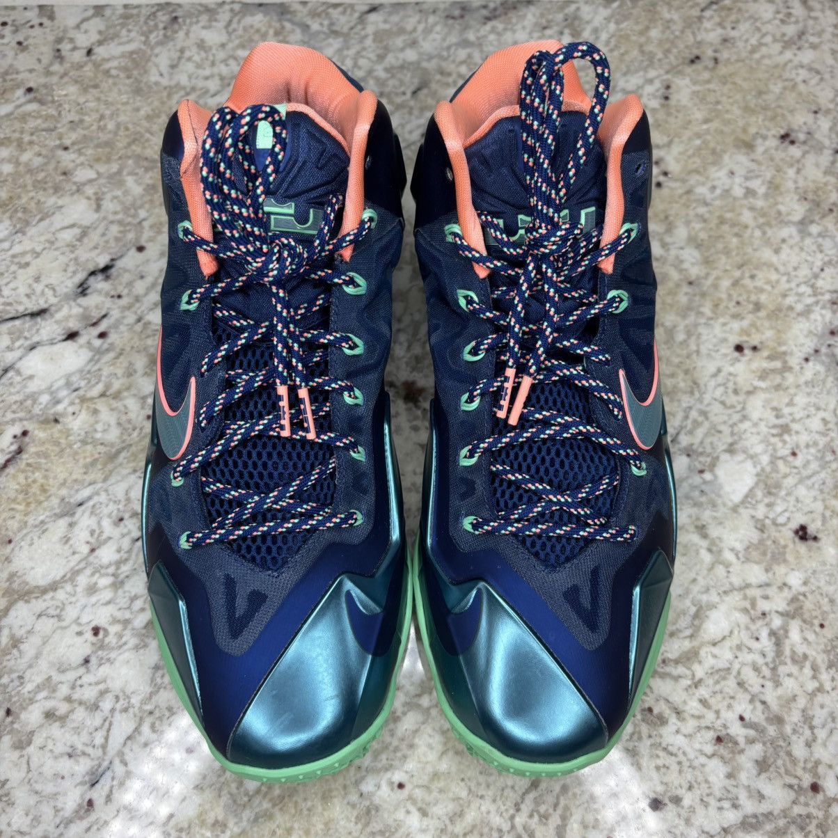 Nike Size 10.5-Nike LeBron 11 Akron vs. Miami Lightly Worn W/Box Size US 10.5 / EU 43-44 - 6 Thumbnail