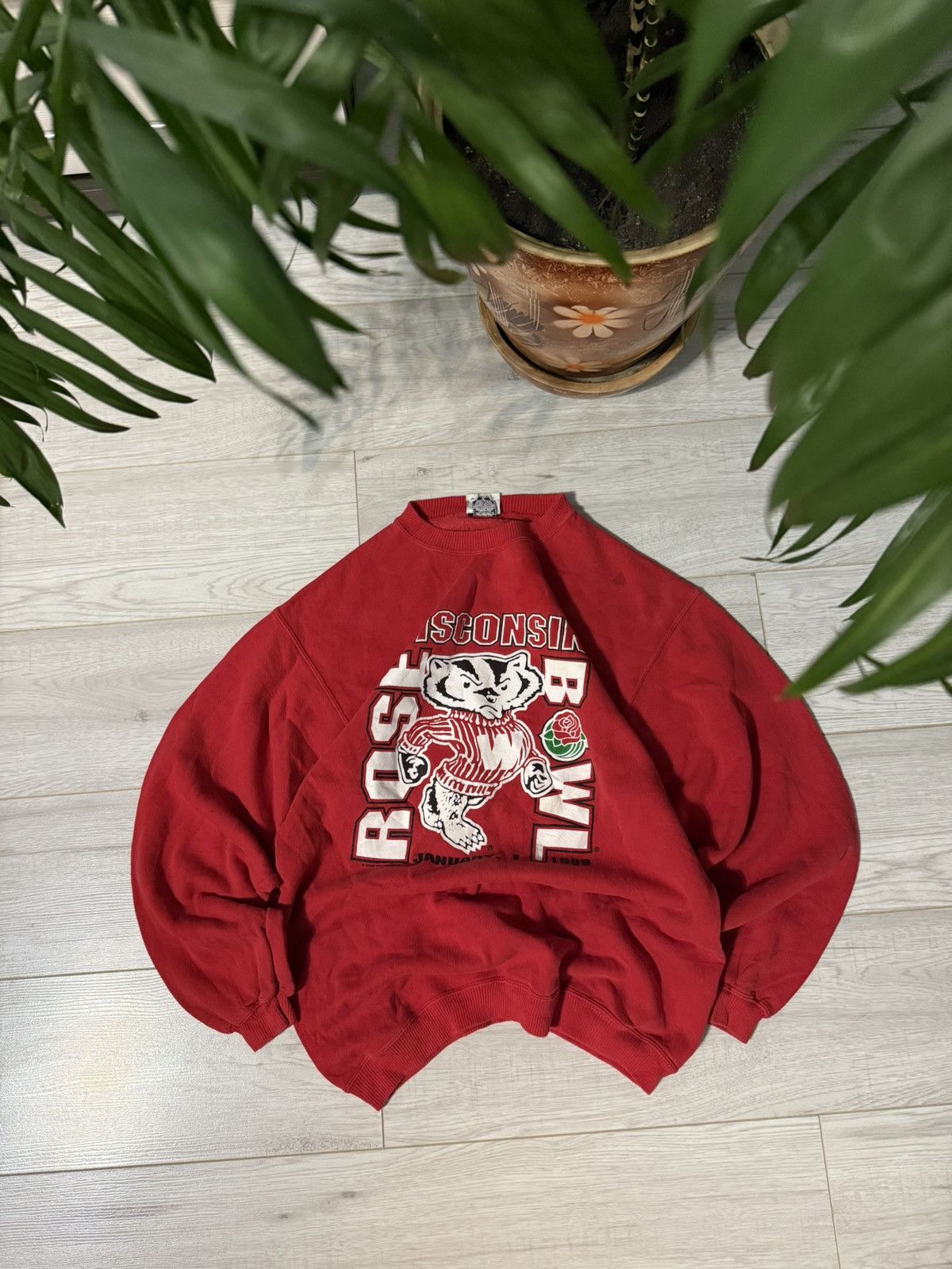 Vintage Vintage Rose Bowl Wisconsin 1999 sweatshirt 90’s crewneck Size US M / EU 48-50 / 2 - 1 Thumbnail