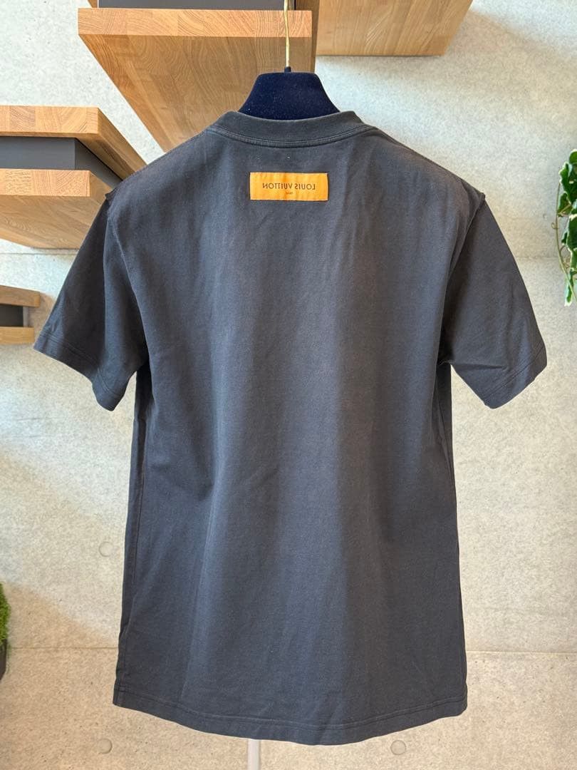 Louis Vuitton Louis Vuitton Embossed LV T-Shirt Size US M / EU 48-50 / 2 - 6 Thumbnail