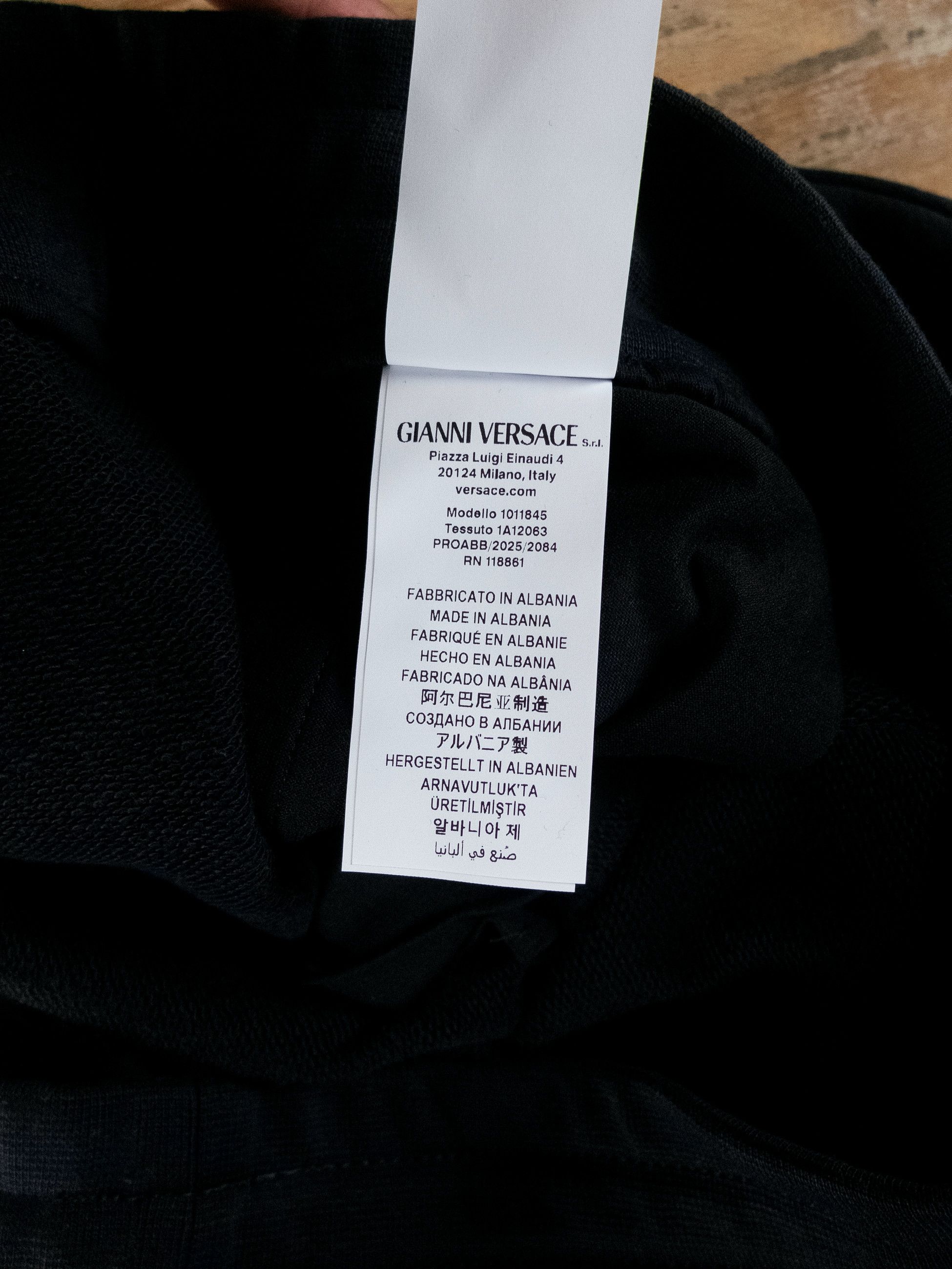 Versace VERSACE black logo embroidered sweatpants Size XL q Size US 36 / EU 52 - 6 Thumbnail