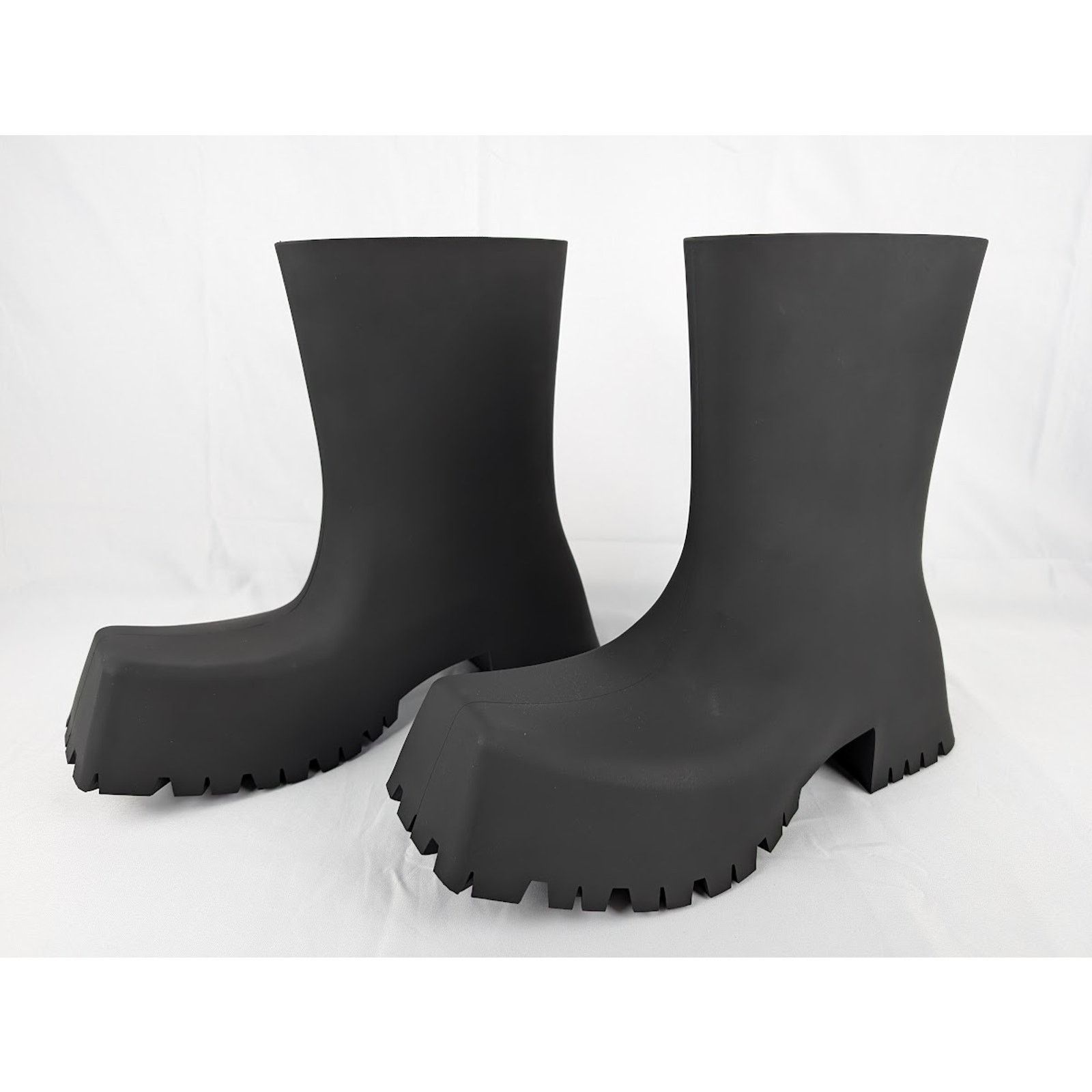 Balenciaga o1rshd1 Trooper Rubber Bootie in Black Size US 10 / EU 43 - 9 Thumbnail