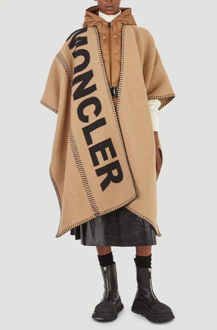 Moncler MONCLER MANTELLA Logo Wool Cape Poncho Size US L / EU 52-54 / 3 - 1 Thumbnail