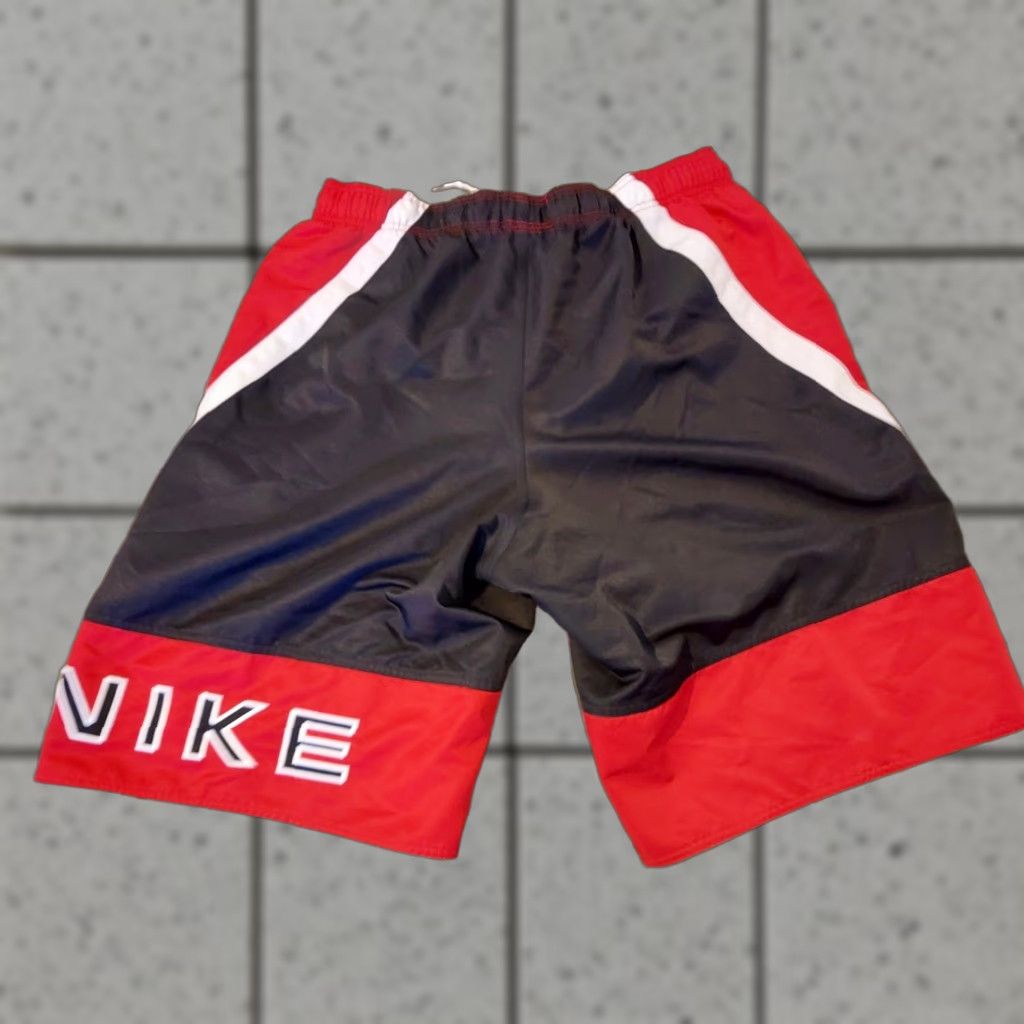 Nike Nike 2XL Red Shorts Trunks Athletic Gym Workout User: Nike 2XL Red Shorts Trunks Athletic Gym Workout Size US 39 - 1 Thumbnail