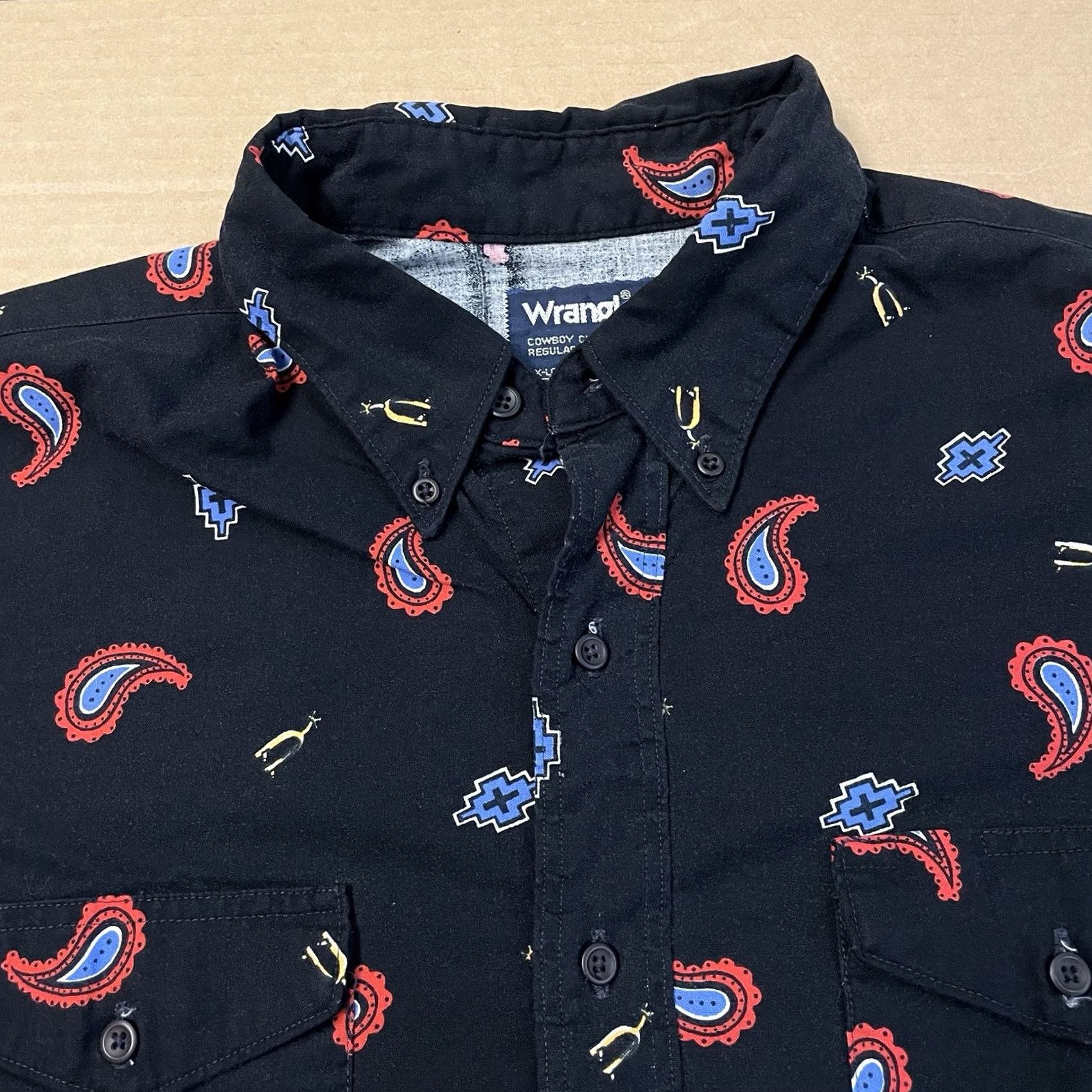 Wrangler VINTAGE Wrangler Button-Down Shirt Western Long Tails Black Mens 17 35 Cotton Paisley Short Sleeve Button-Up Collar-Down Outdoor Western Casual Size US XL / EU 56 / 4 - 4 Thumbnail