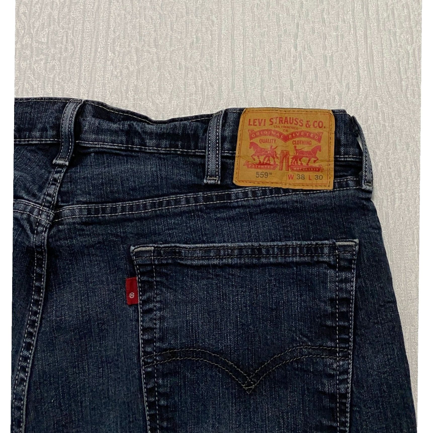 Levi's Levis 559 Jeans Men's Size 38×30 Blue Denim Relaxed Straight Dark Wash Whiskers Size US 38 / EU 54 - 3 Thumbnail