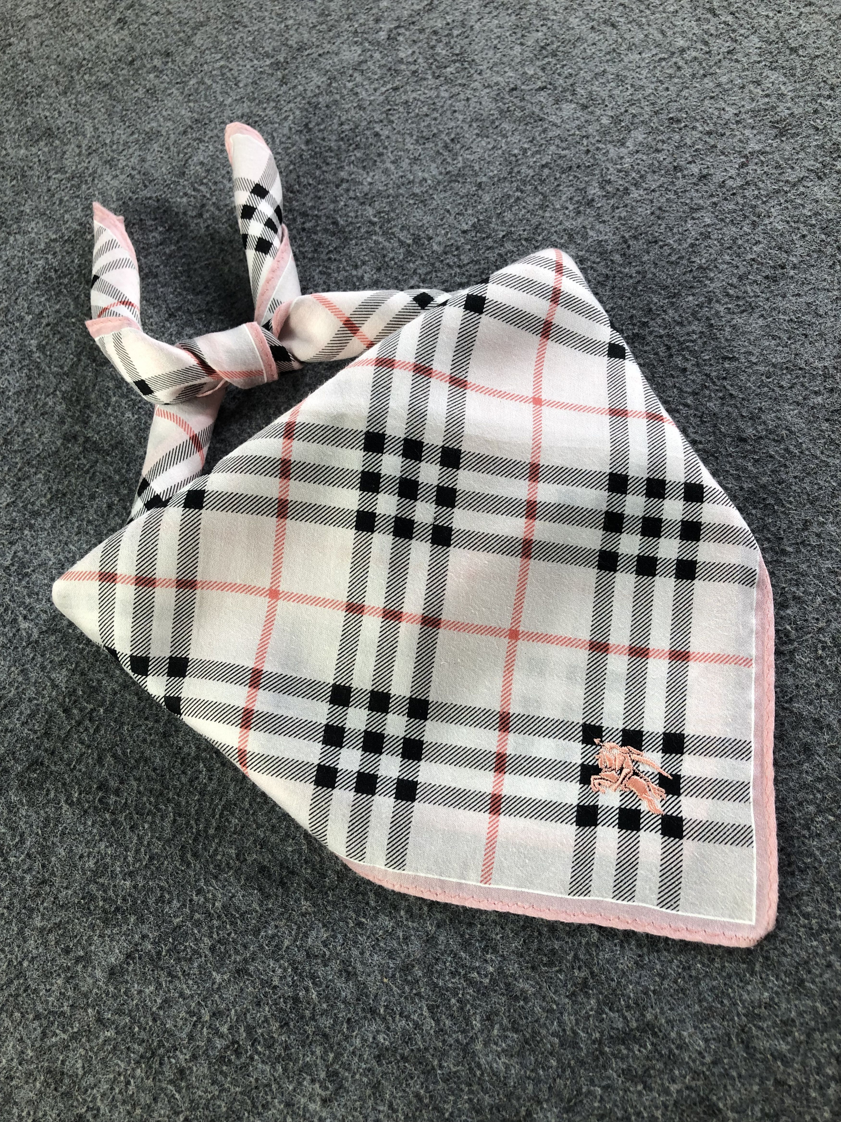 Burberry Burberry Handkerchief / Bandana / Neckerchief Size ONE SIZE - 1 Thumbnail
