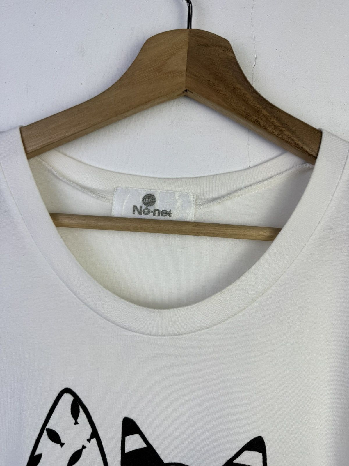 Ne-Net Ne-net by Issey Miyake T-shirt of a cat holding a surfboard Size US M / EU 48-50 / 2 - 6 Thumbnail