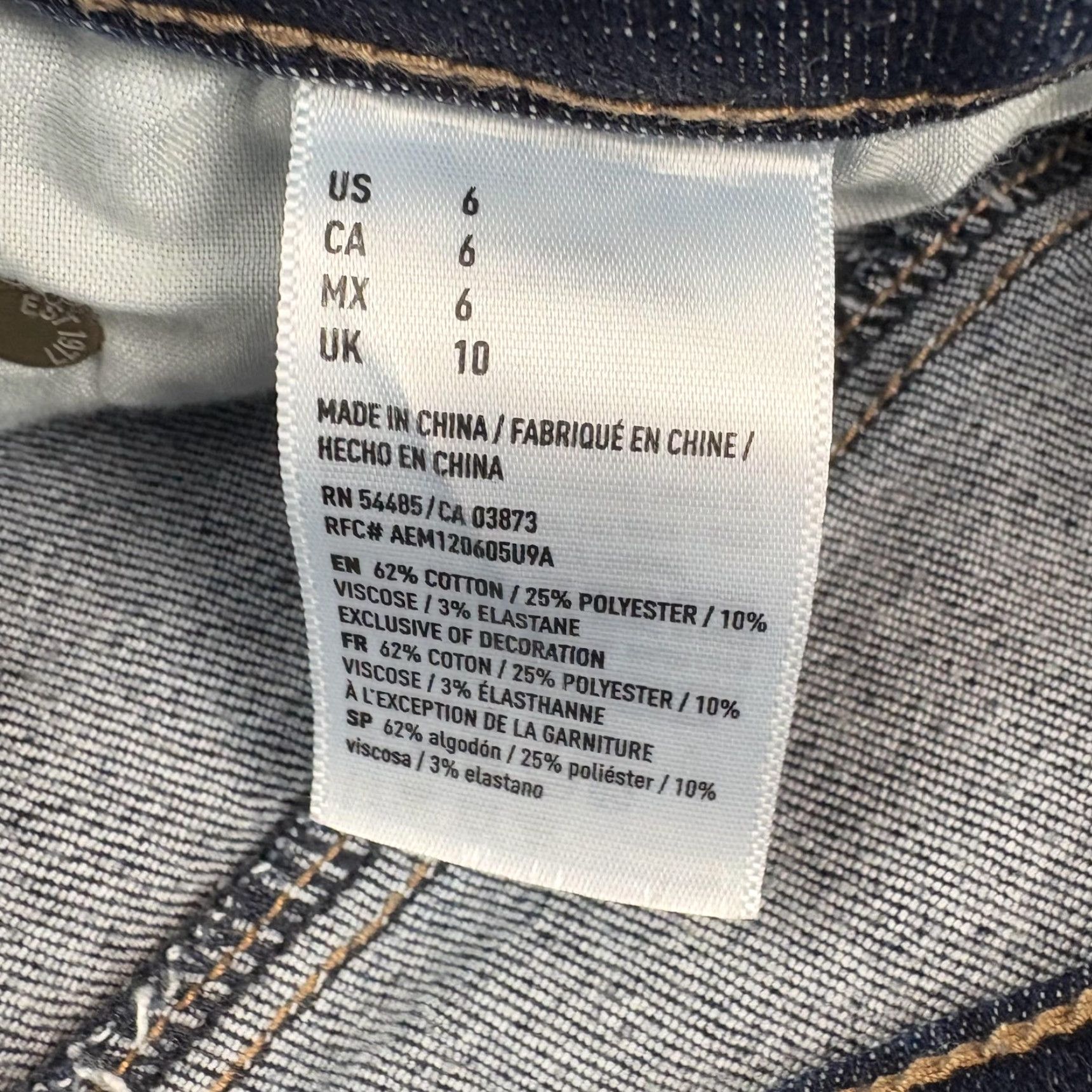 American Eagle Outfitters American Eagle Outfitters Shorts Womens 6 Blue Denim Cutoff Raw Hem Stretch Size 28" / US 6 / IT 42 - 7 Thumbnail