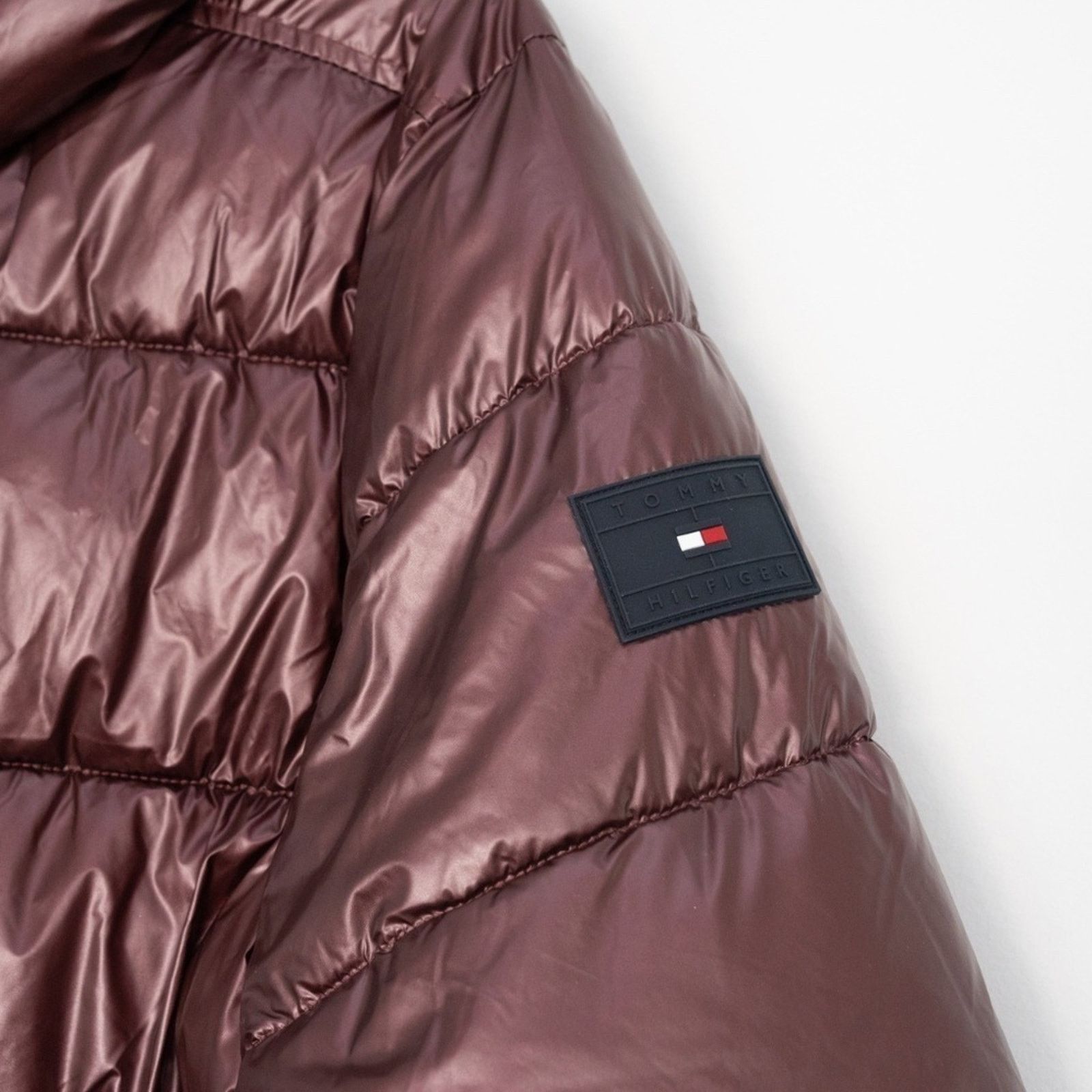Tommy Hilfiger Tommy Hilfiger. Mens Pearlized Hooded Puffer Jacket. Size US XL / EU 56 / 4 - 5 Thumbnail