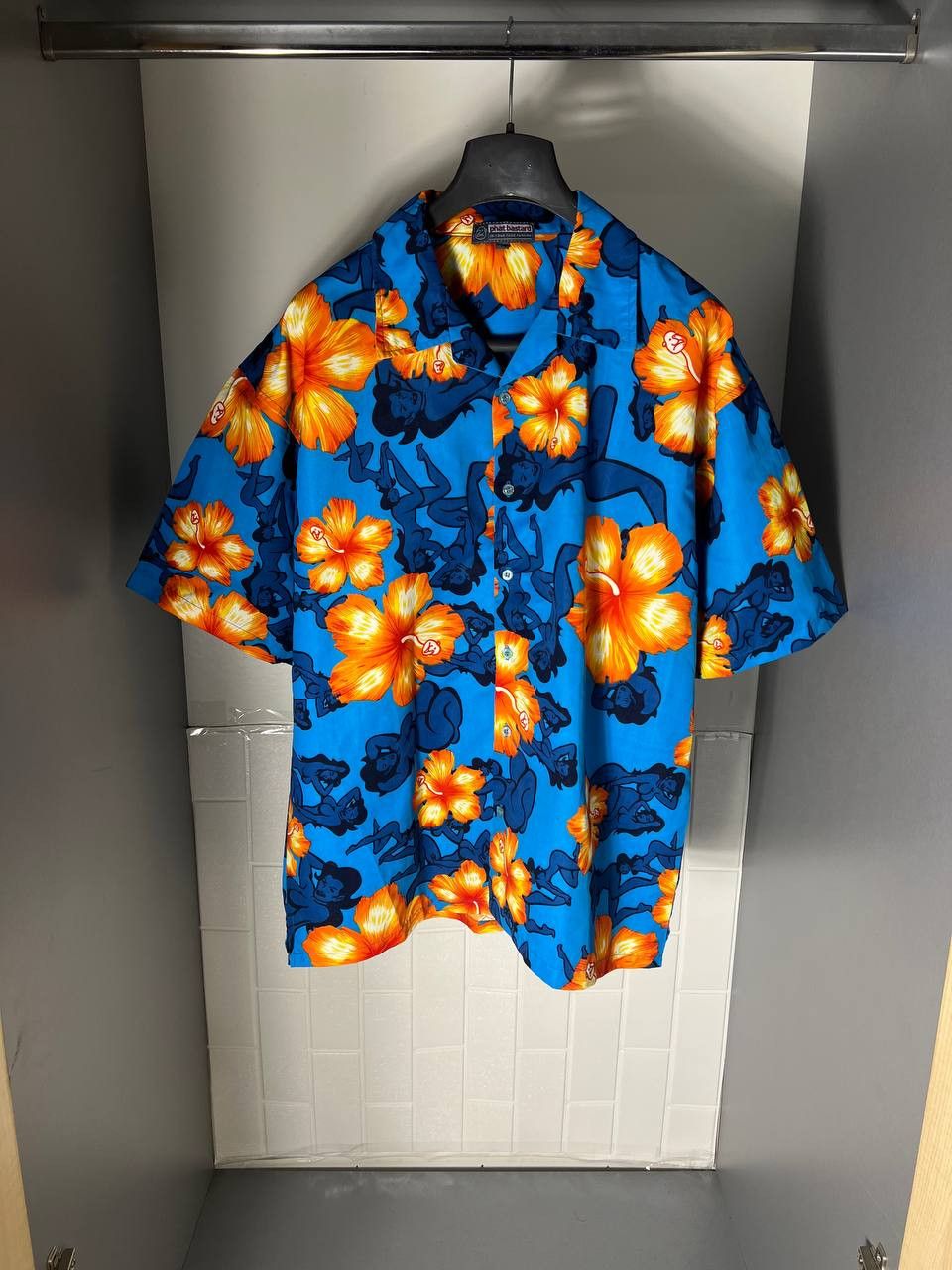 Hook-Ups VINTAGE HAWAII DESIGNER SEXY PORNHUB FLOWER RETRO 90s Y2K Size US L / EU 52-54 / 3 - 1 Thumbnail