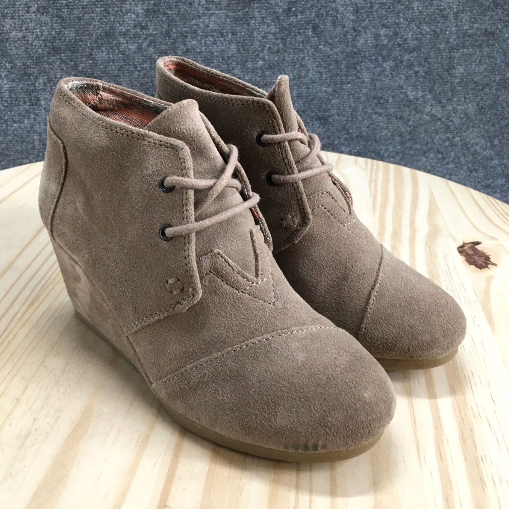 Toms TOMS Boots Womens 5 Desert Ankle Bootie Beige Suede Leather Wedge Heel Lace Up Boots Desert 5 Beige Womens Size US 5 / IT 35 - 3 Thumbnail