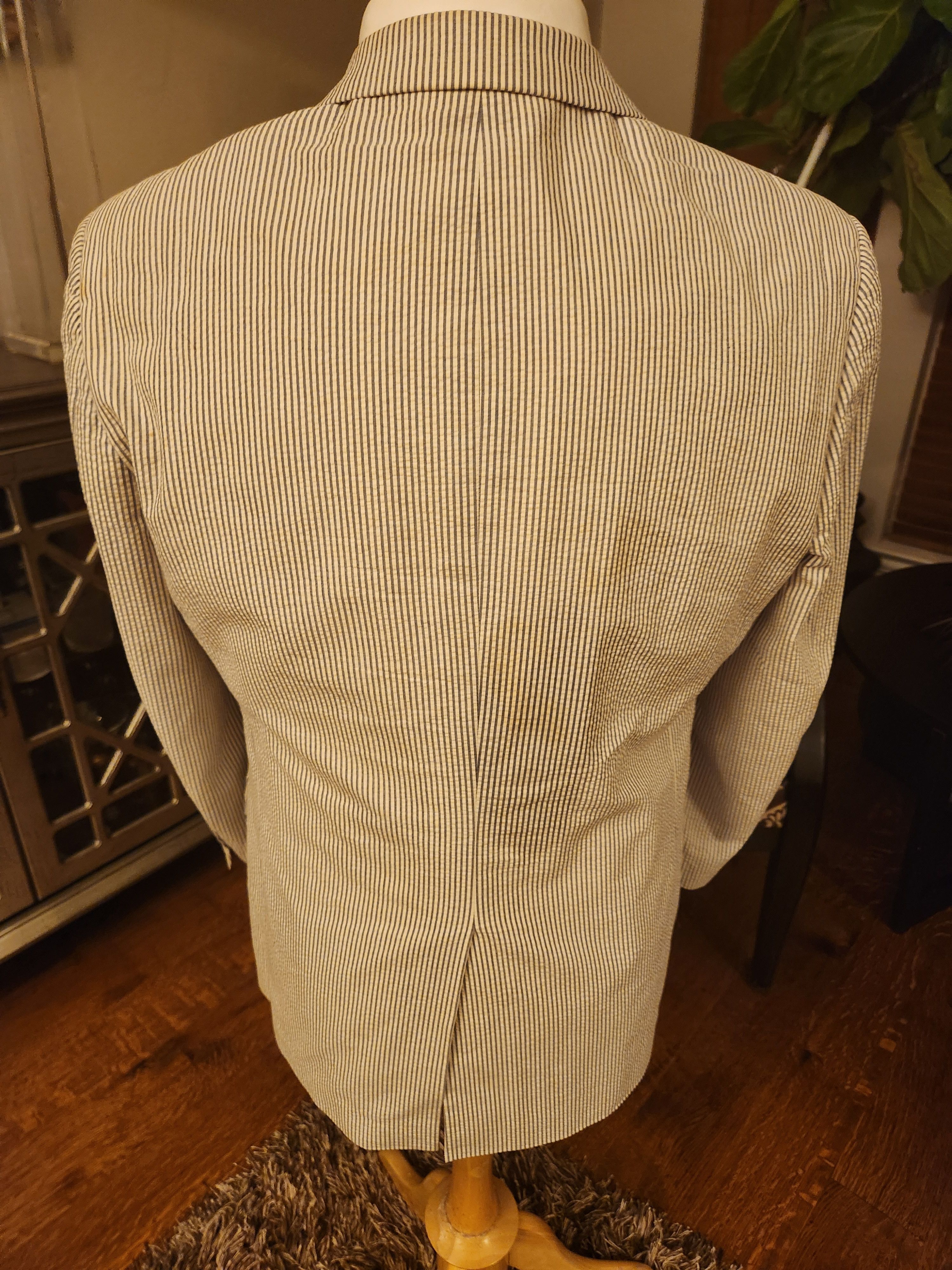 Jos. A. Bank 100% Cotton White and Gray Seersucker Suit Size 42R - 2 Thumbnail