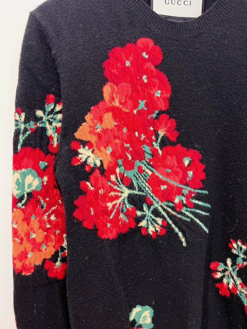 Gucci Gucci Black sweater colorful floral pattern cashmere long s Size S / US 4 / IT 40 - 3 Thumbnail