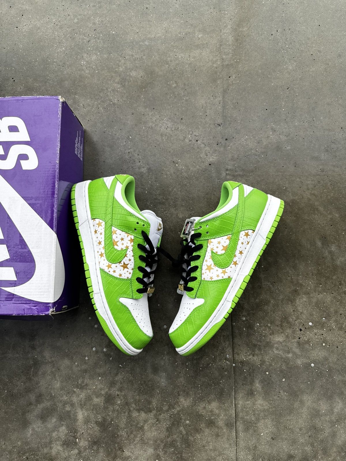 Nike Dunk Sb x Supreme Streetwear Sneakers Stars mean green