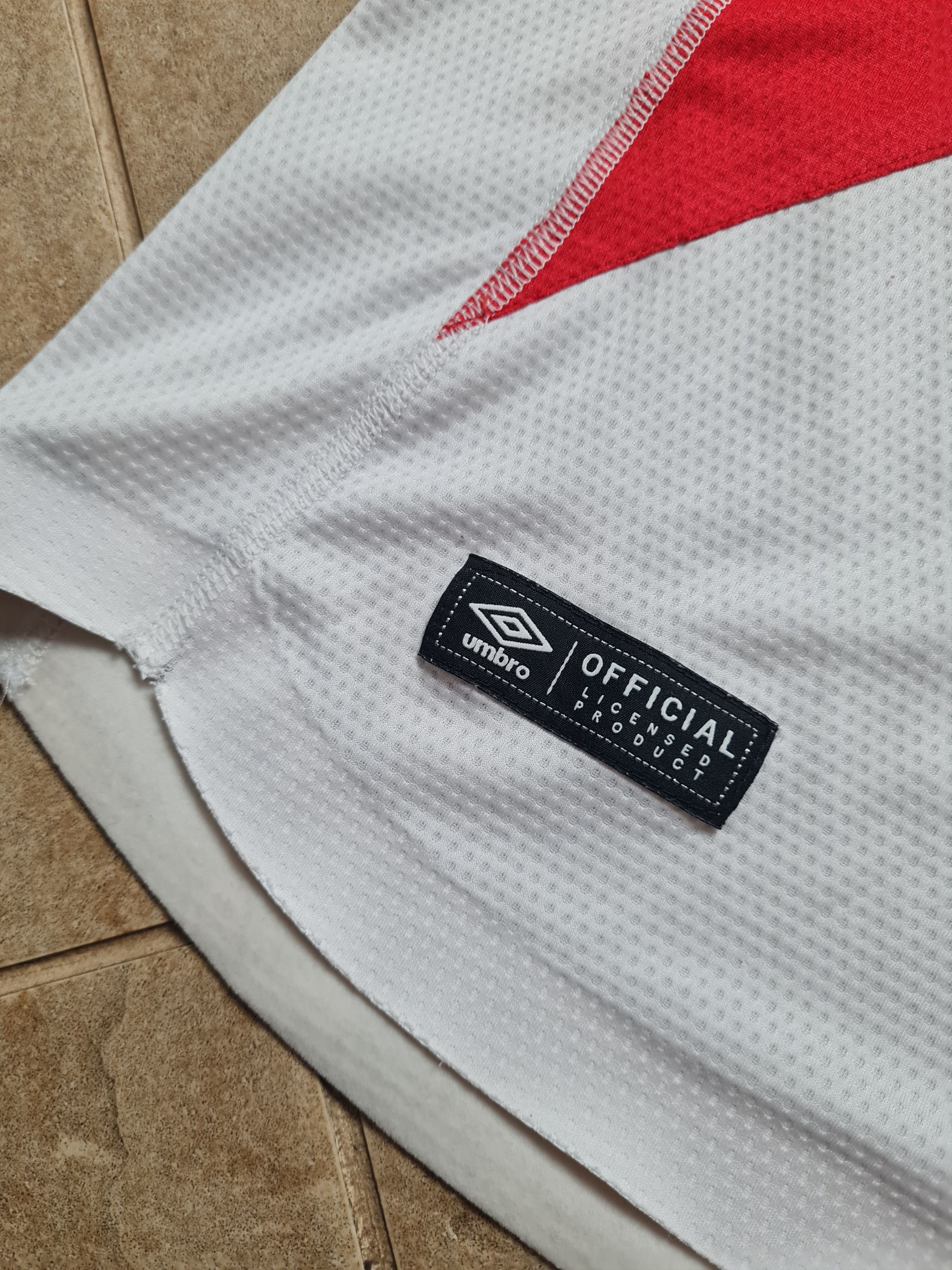 Umbro Football Shirt Peru Home Soccer Jersey 2015-2016 Umbro Size US M / EU 48-50 / 2 - 13 Thumbnail