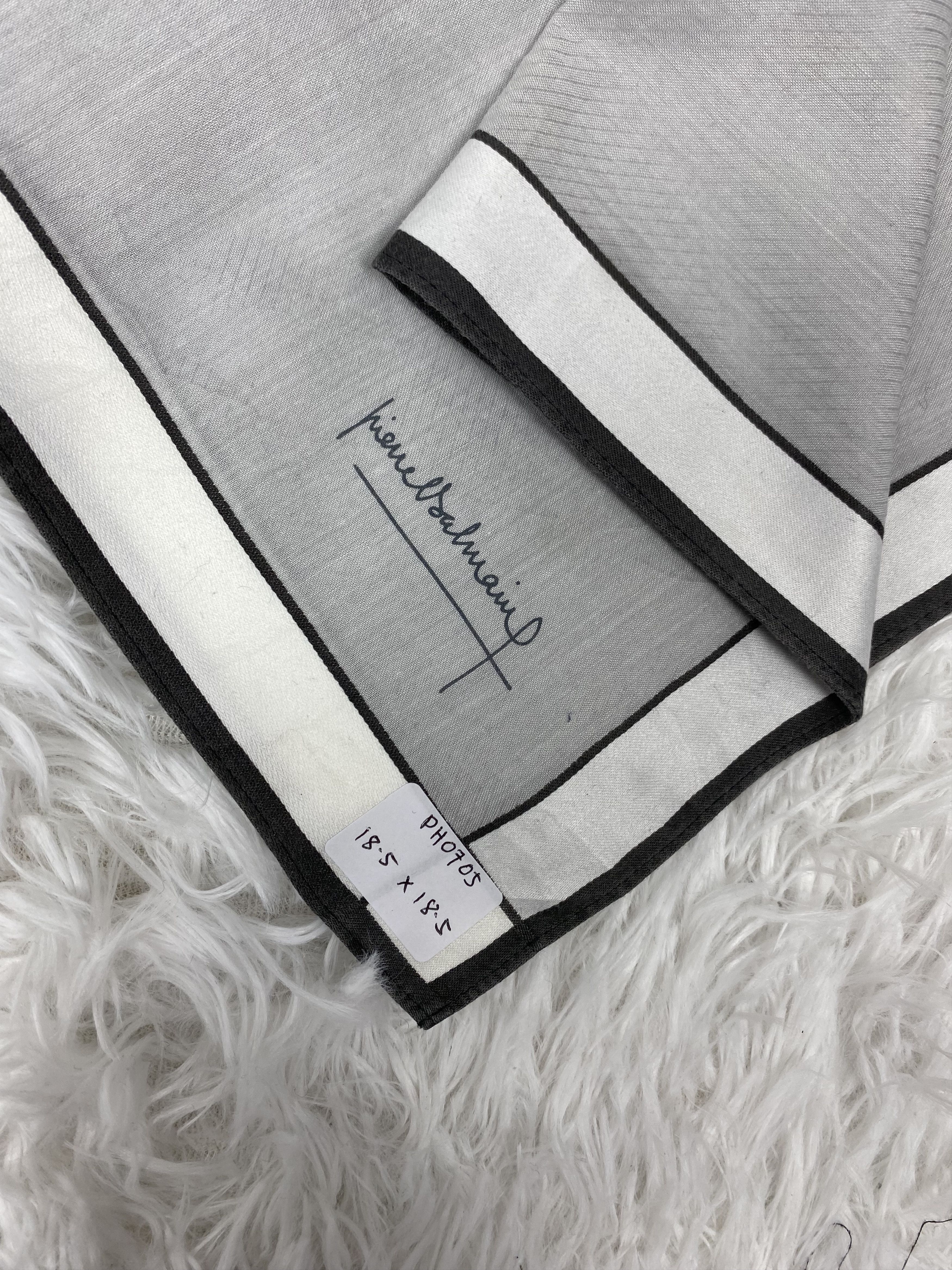 Pierre Balmain × Vintage Vintage Pierre Balmain Handkerchief Neckerchief PH0705 Size ONE SIZE - 2 Thumbnail
