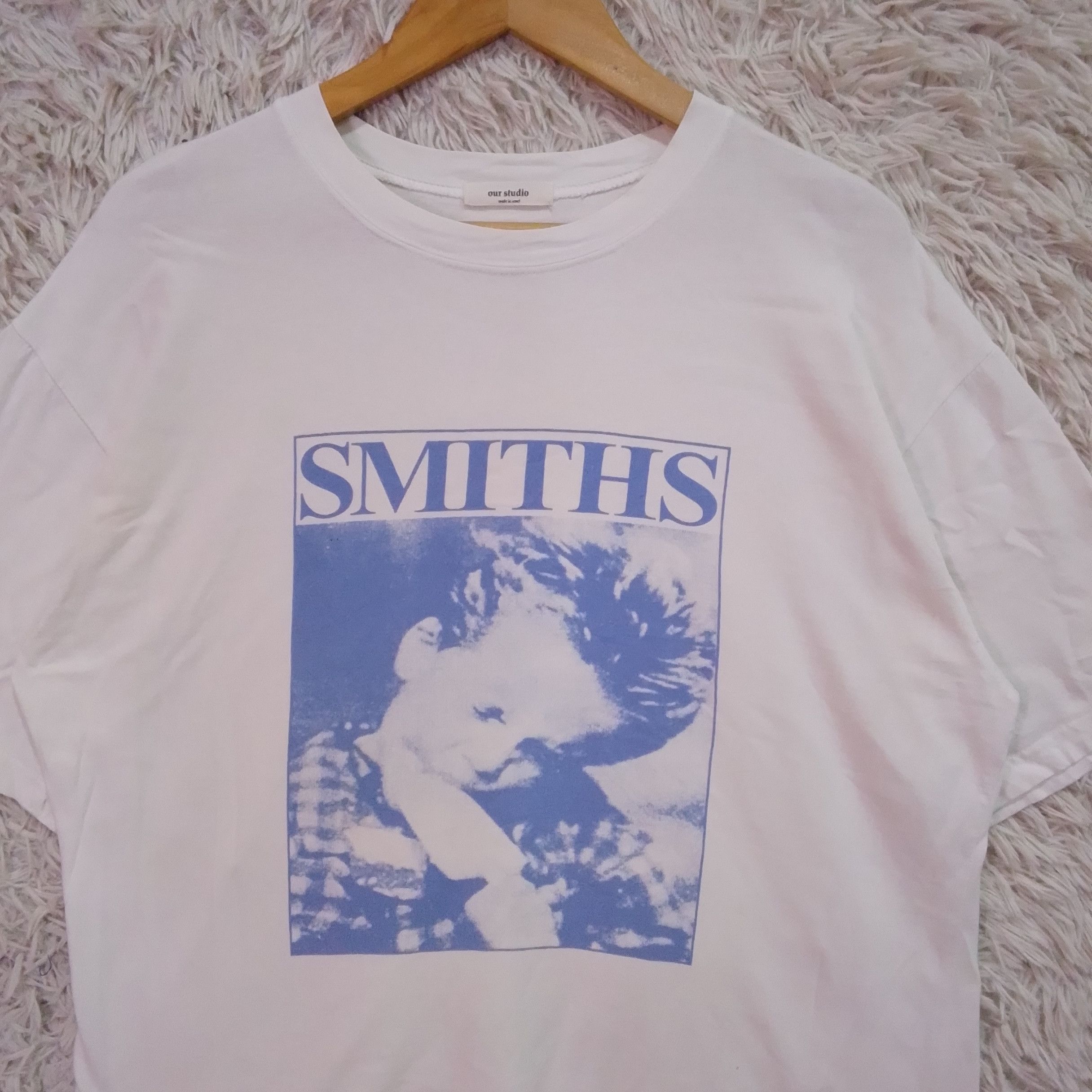 Band Tees The Smith There Is A Light Never Goes Out T-shirt Size US L / EU 52-54 / 3 - 2 Thumbnail