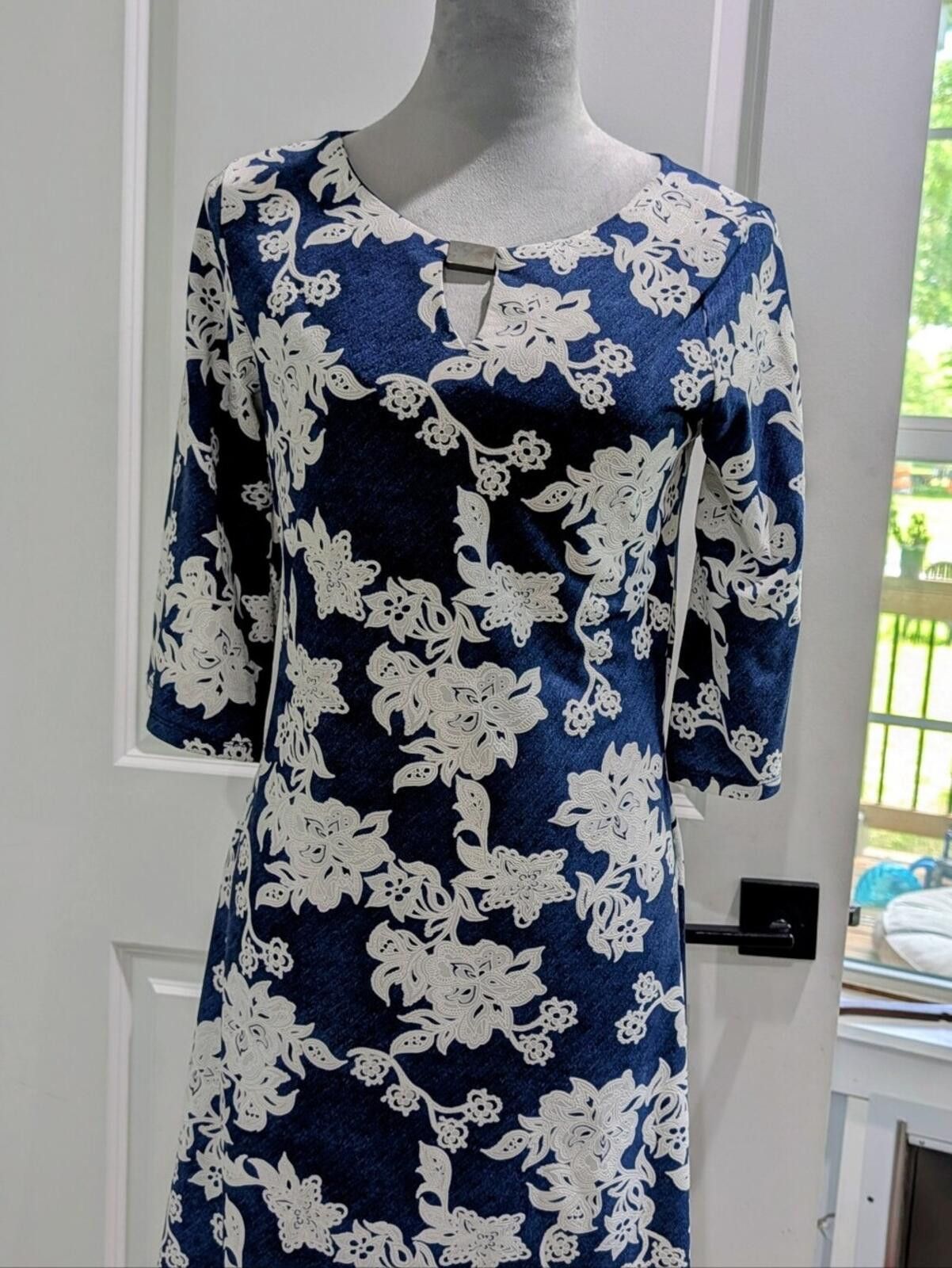 Cole Haan Haani Navy and White Floral Midi Dress Size S / US 4 / IT 40 - 4 Thumbnail