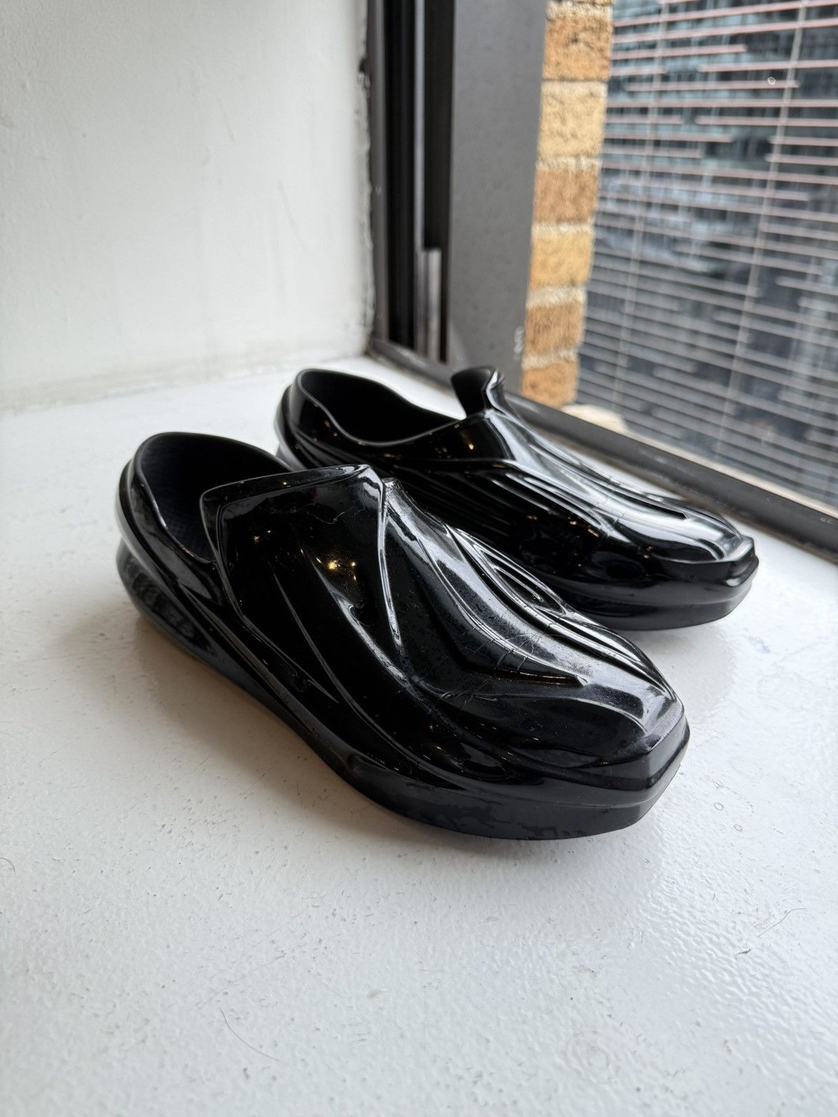 1017 ALYX 9SM 1017 Alyx 9SM Black Shiny Mono slip on Size US 9 / EU 42 - 1 Thumbnail