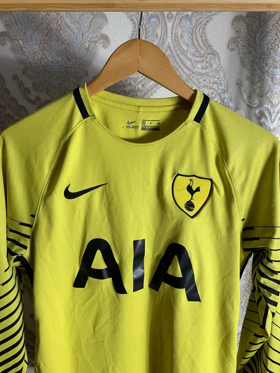 Nike Vintage Nike FC Tottenham Hotspur England Soccer Jersey Y2K Size US S / EU 44-46 / 1 - 2 Thumbnail