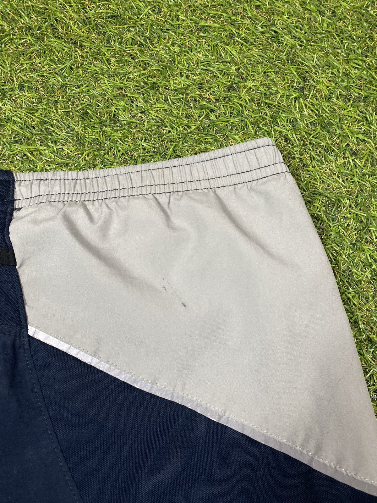 Nike Vintage Nike shorts streetwear swoosh casual y2k size XL Size US 36 / EU 52 - 3 Thumbnail
