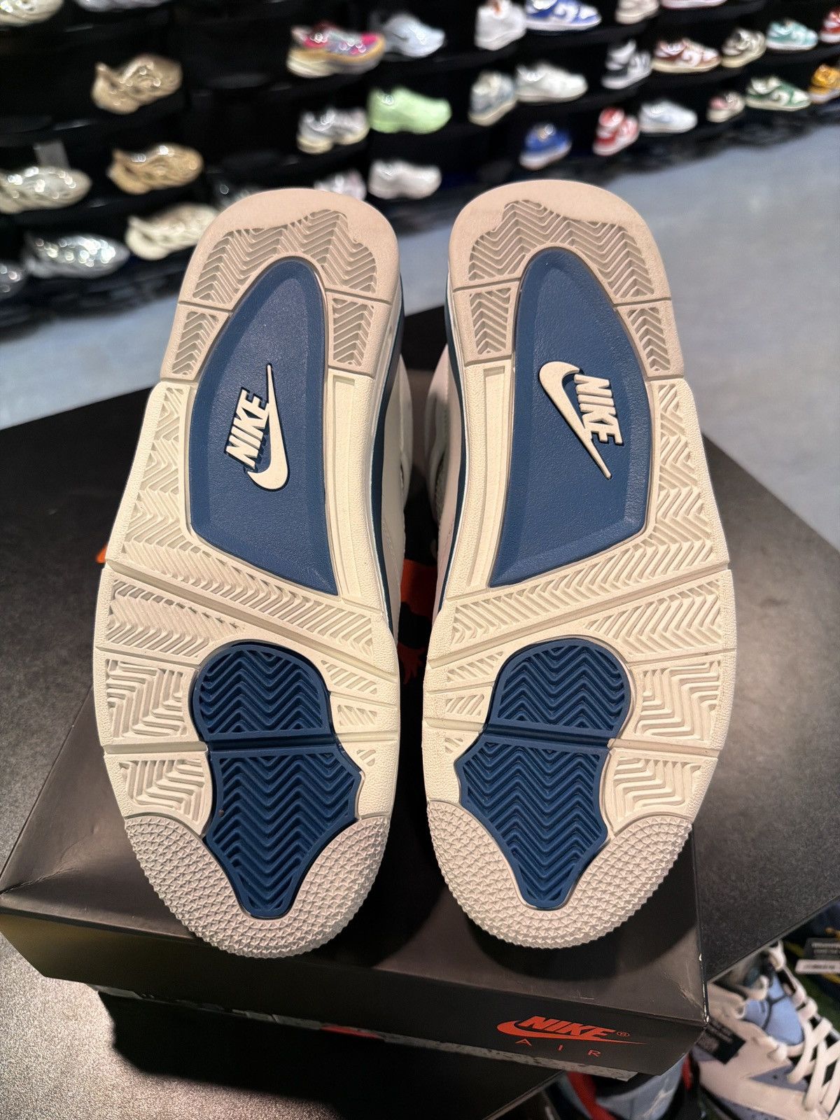 Jordan Brand Jordan 4 Military Blue Size-9.5 Brand New Quick Shipping Size US 9.5 / EU 42-43 - 6 Thumbnail