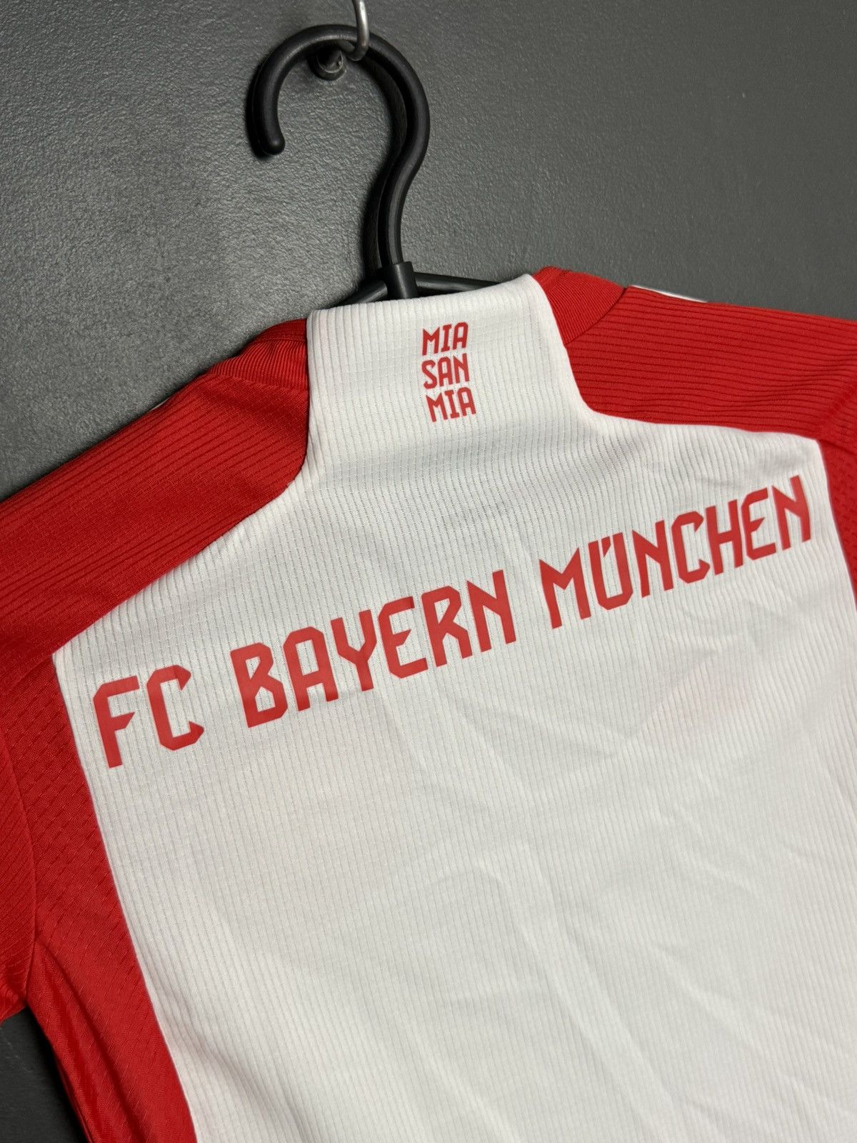 Adidas KIDS New Bayern Munchen 23/24 Home Football Jersey T-Shirt Size US XS / EU 42 / 0 - 4 Thumbnail
