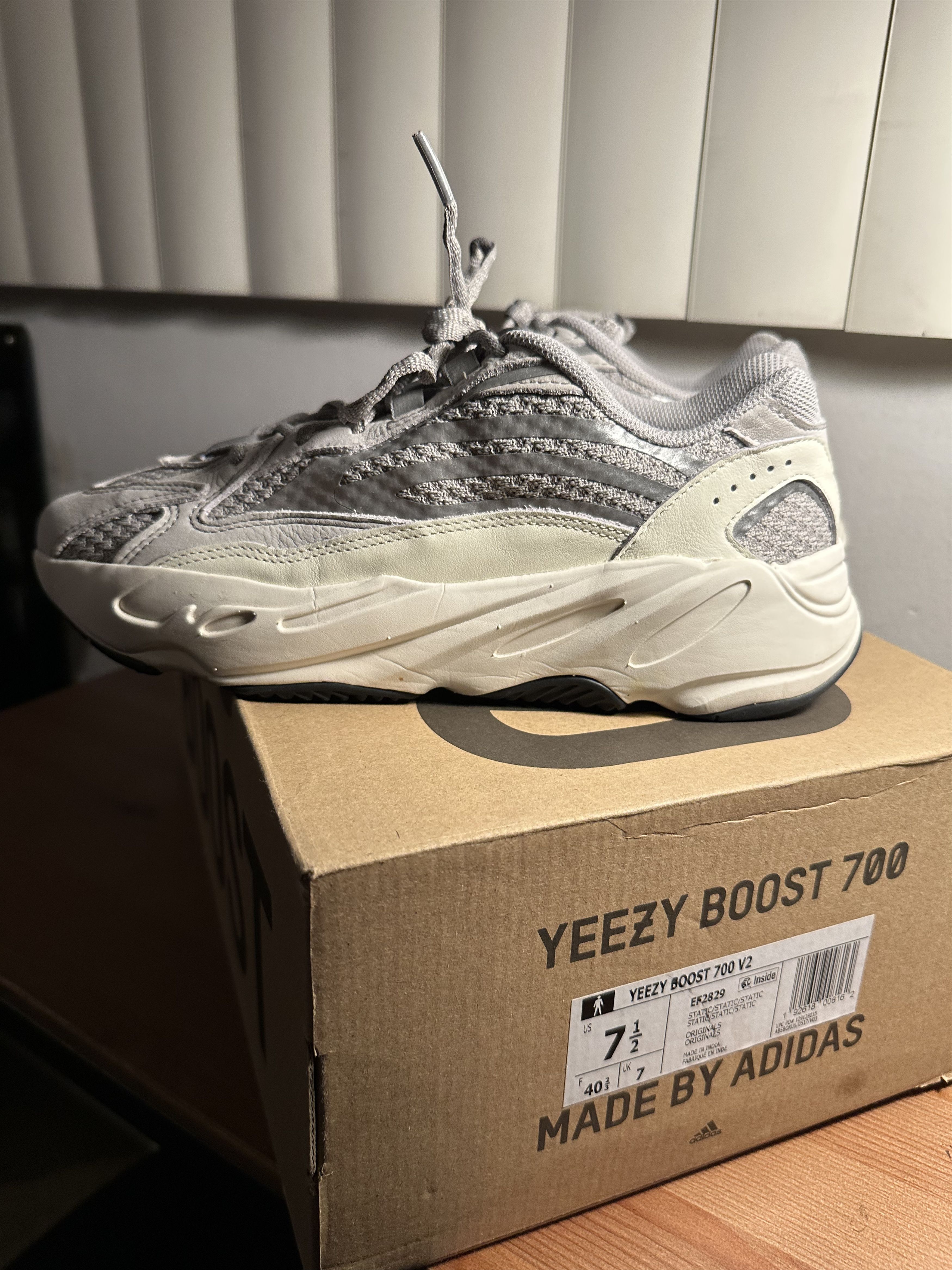 Yeezy Adidas Yeezy Boost 700 V2 Low Static Size 7.5 Size US 7.5 / EU 40-41 - 2 Thumbnail
