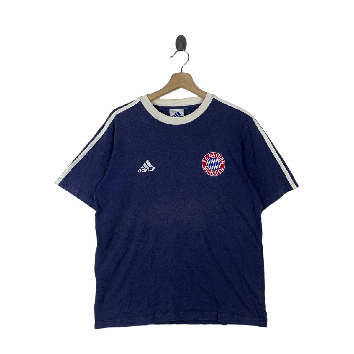 Adidas Vintage ADIDAS BAYERN MUNCHEN Munich Tee Shirt Top Size US L / EU 52-54 / 3 - 1 Thumbnail