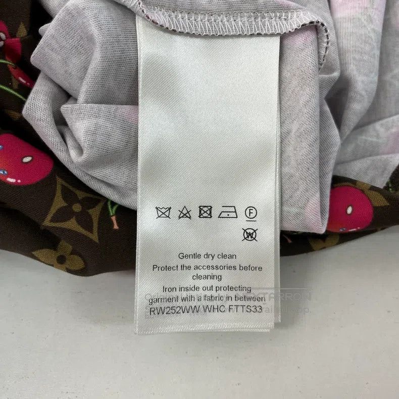 Louis Vuitton Louis Vuitton Takashi Murakami Co-branded Cherry T-Shirt Size US M / EU 48-50 / 2 - 7 Thumbnail
