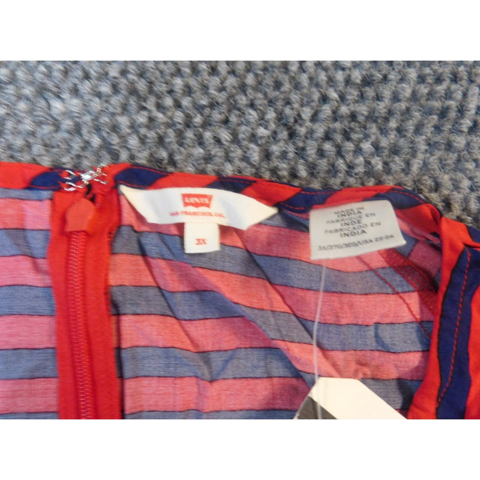 Levi's Levi's Blouse Shirt 3X Women Red Striped Viscose Rayon Zip Crew Neck Short Sleeve Casual Regular Plus Size Women Mens? Size XXL / US 16-18 / IT 52-54 - 4 Thumbnail