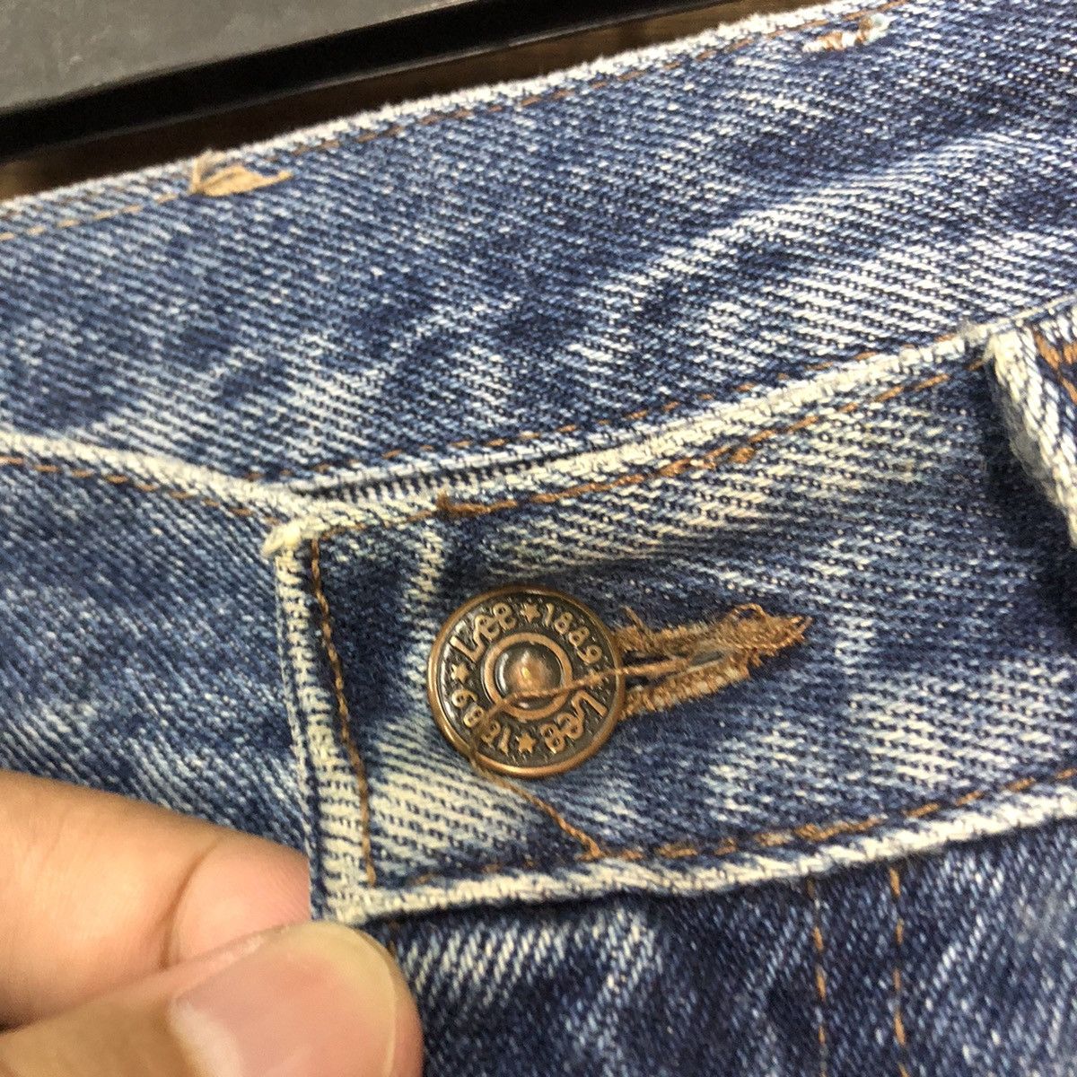 Lee Lee Blue Distressed Denim jeans vintage Pants #7327 Size US 28 / EU 44 - 11 Thumbnail