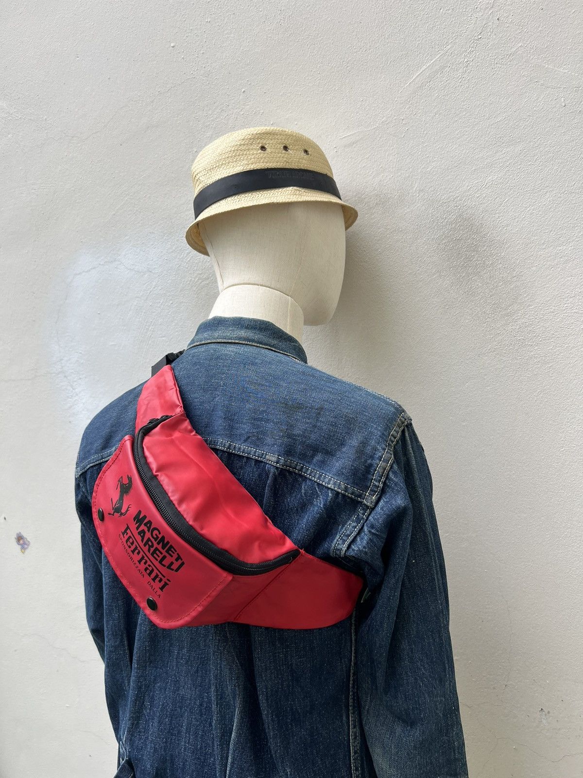 Ferrari RARE!! Vintage 90s Magnetti Marelli Ferrari Red Waist Bag Size ONE SIZE - 1 Thumbnail