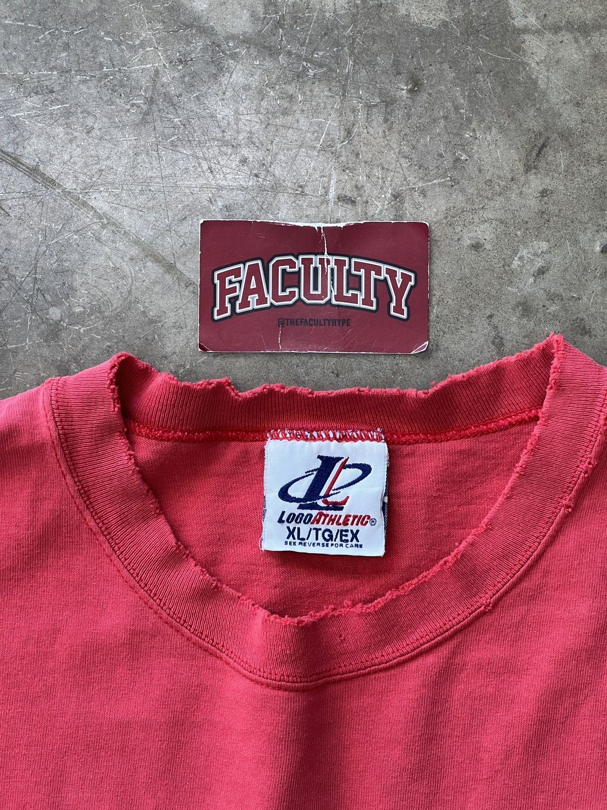 NFL × Vintage Vintage NFL 90s Tampa Bay Buccaneers Single Stitch Tee XL Size US XL / EU 56 / 4 - 3 Thumbnail