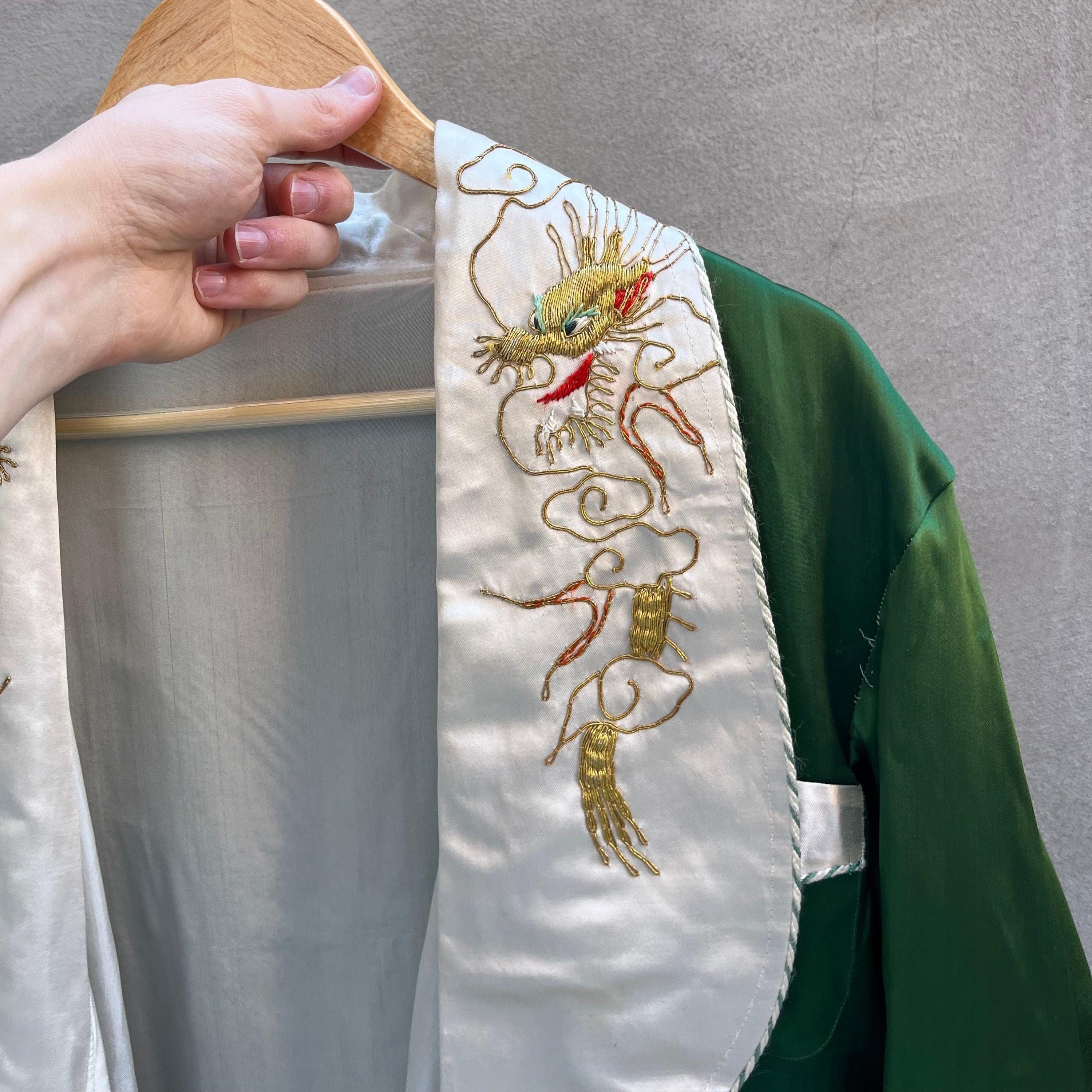 Vintage 50's Vintage Satin Souvenir Dragon Embroidered Robe Size US L / EU 52-54 / 3 - 4 Thumbnail