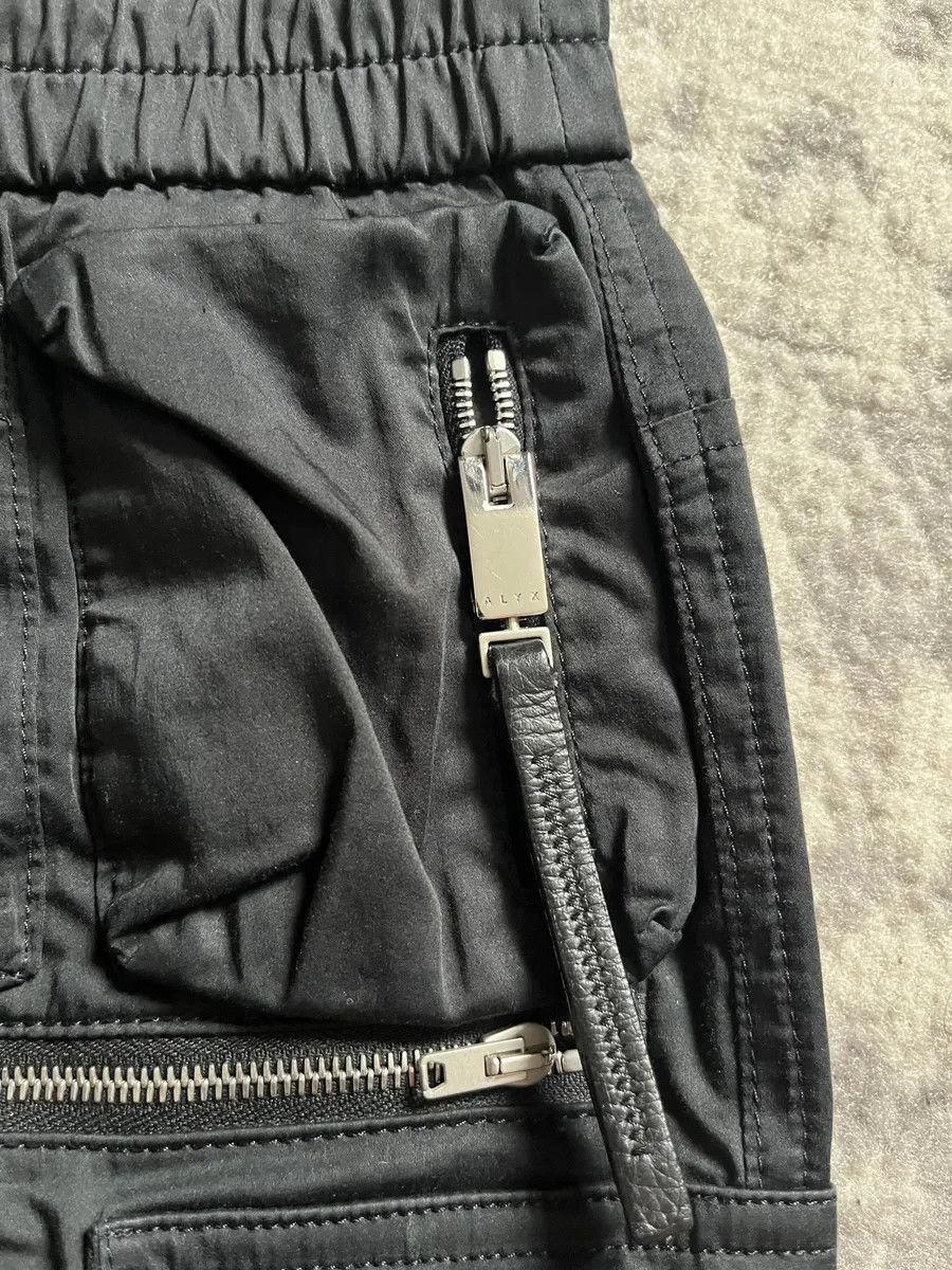 Vintage Alyx Hybrid Shadow Tactical Cargo Pants Size 28" / US 6 / IT 42 - 6 Thumbnail